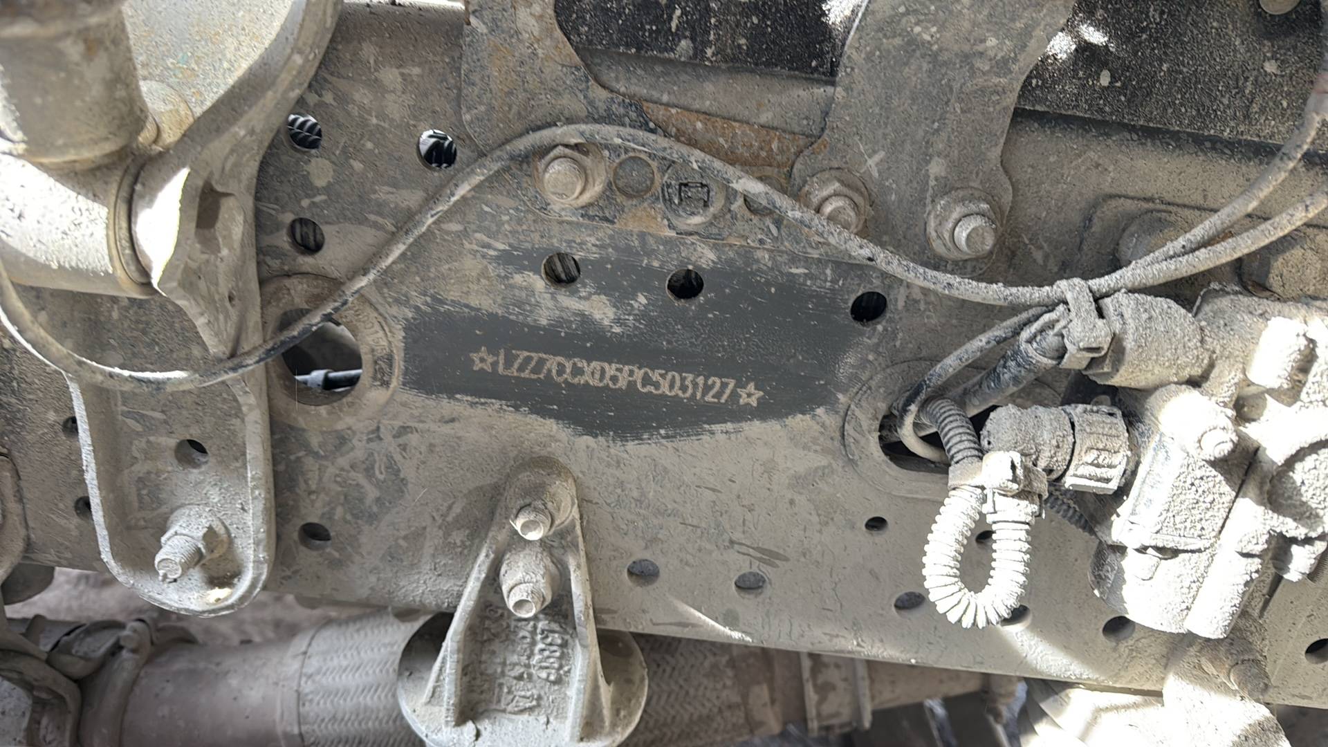 Sitrak C7H 4x2 ZZ4186V361HE,  174 308 км, 2023 года в лизинг