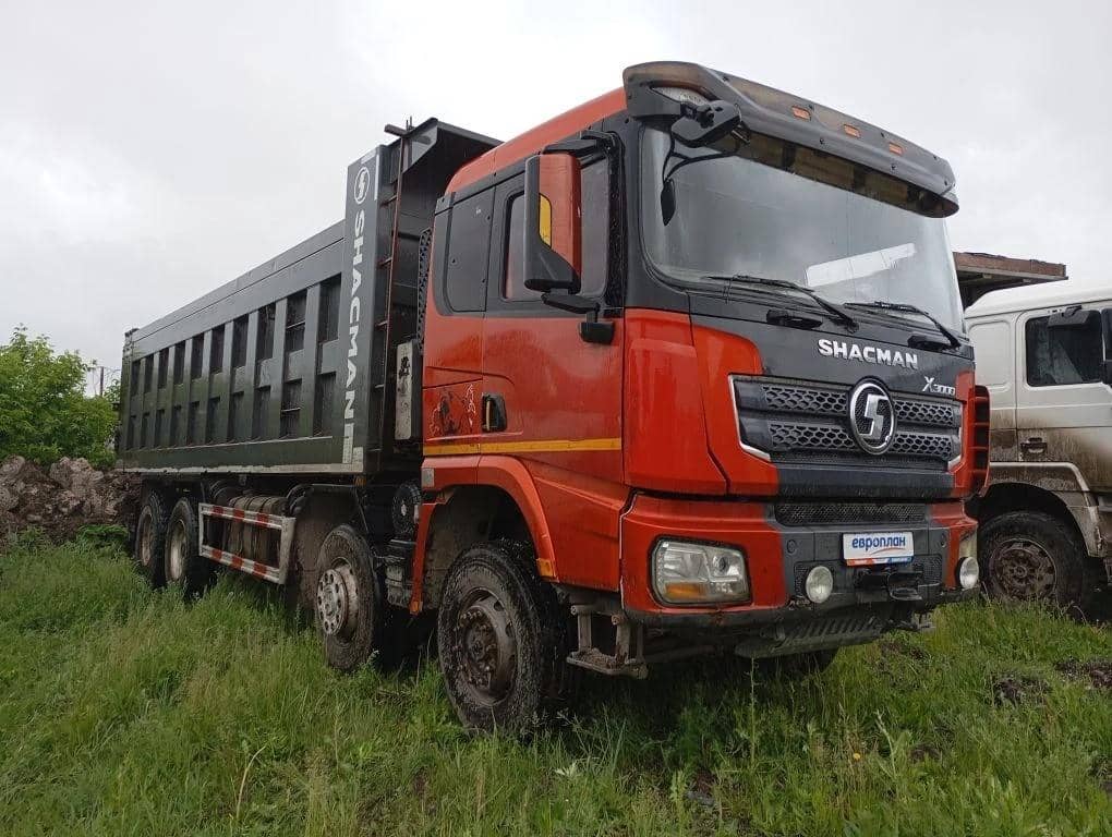 Shacman SX33186T366,  235 402 км, 2021 года в лизинг