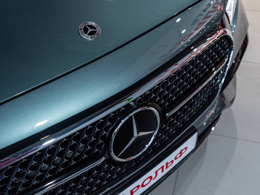 Mercedes-Benz E седан 300 4MATIC AMG Line