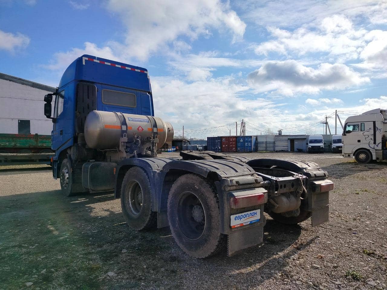 HONGYAN CQ4187HD12381T LNG,  2 870 км, 2023 года в лизинг