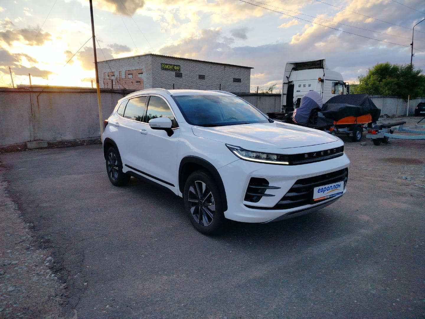 EXEED LX,  165 572 км, 2023 года в лизинг