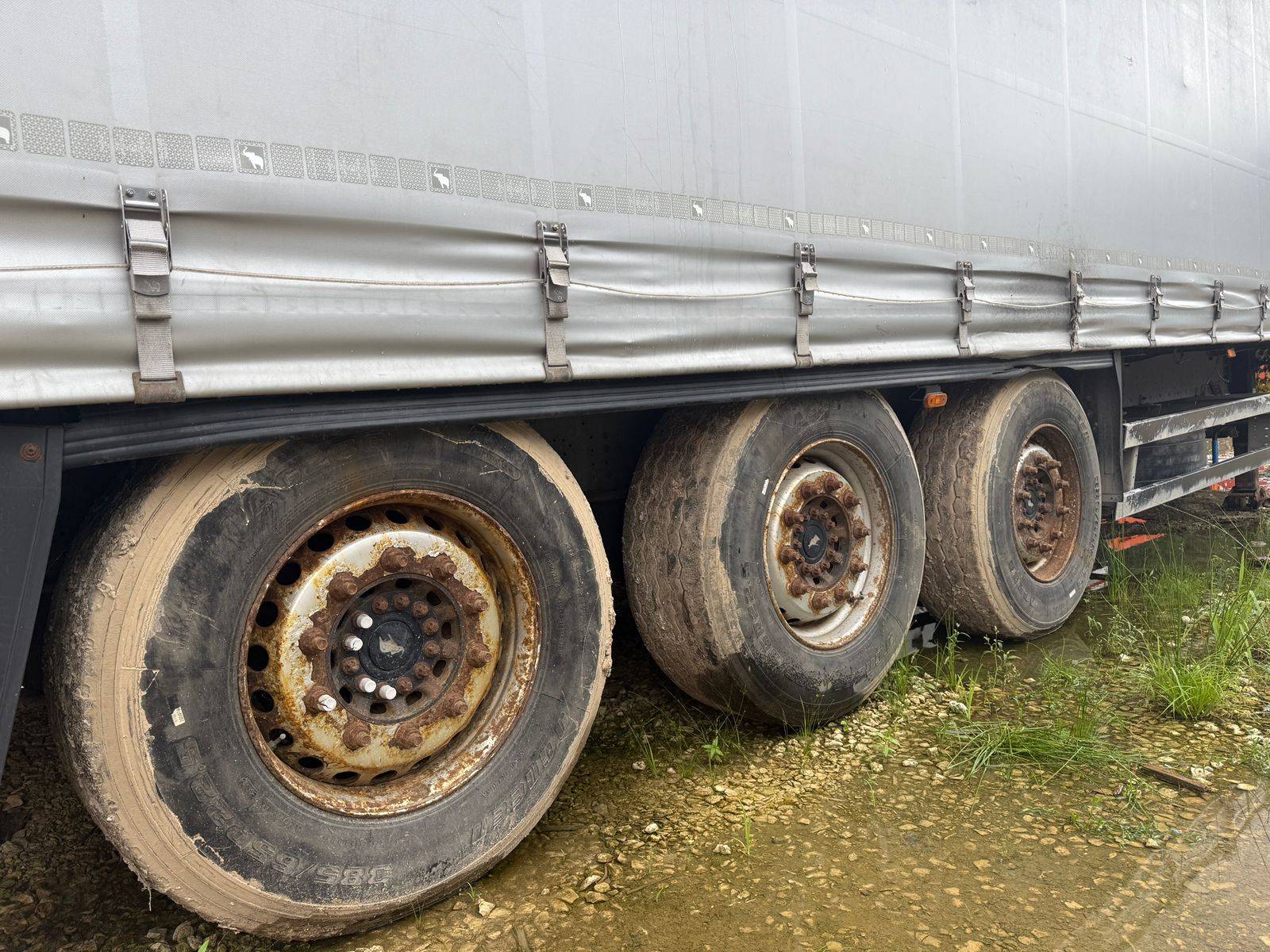 SCHMITZ Шторный 9084, 2017 года в лизинг