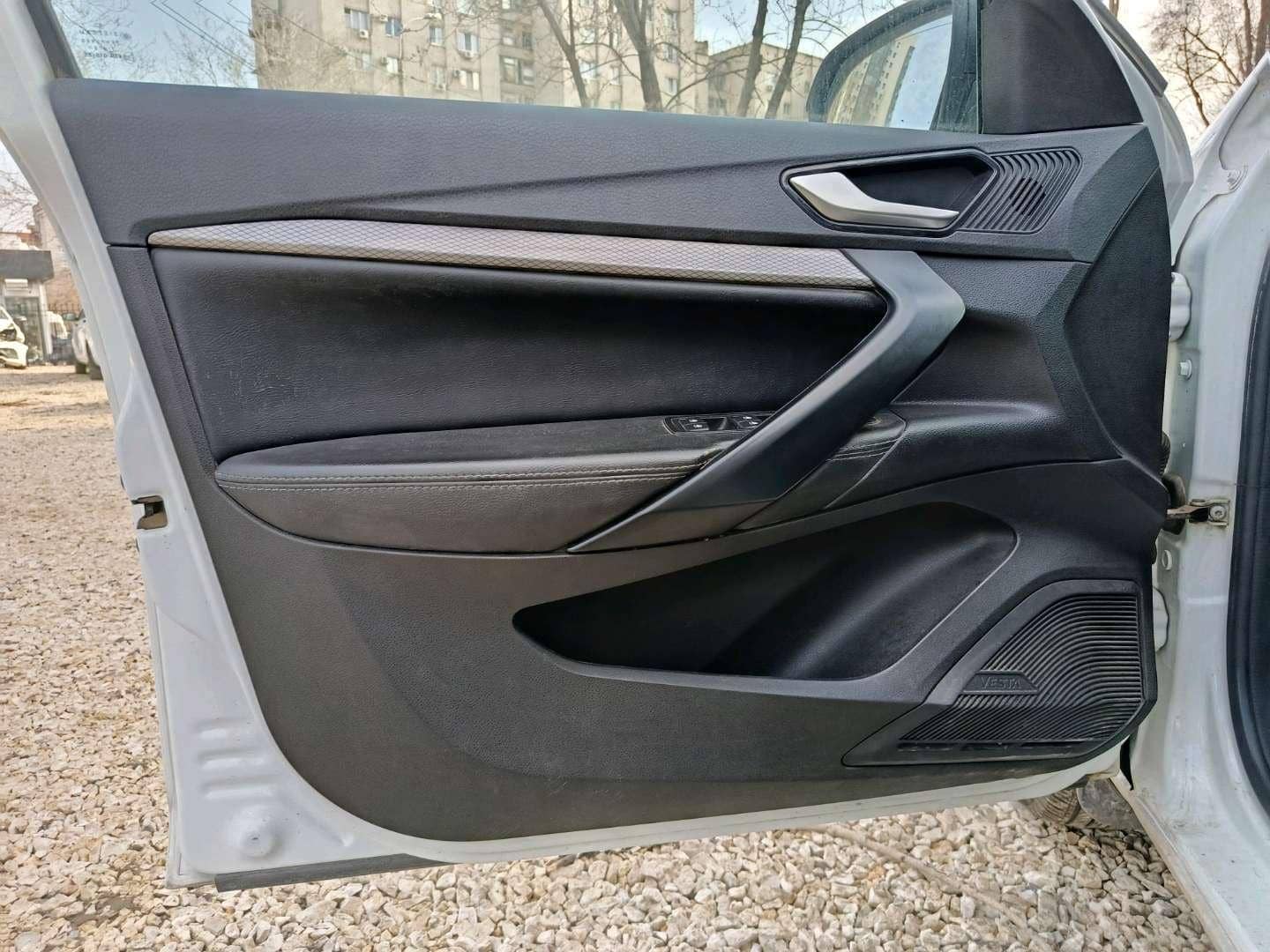 Lada Vesta седан,  124 860 км, 2023 года в лизинг