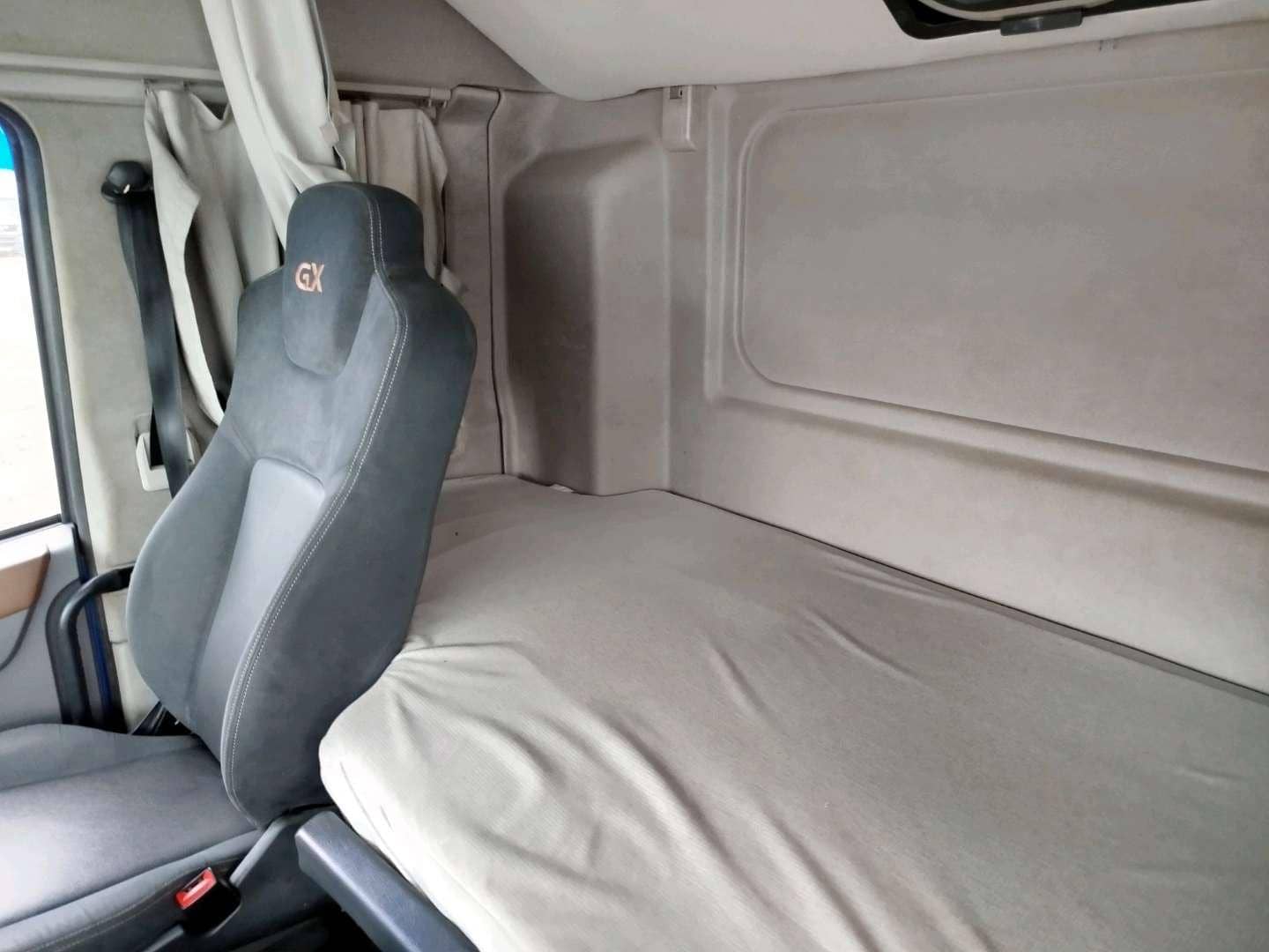 DongFeng GX DFH4180 4x2,  802 889 км, 2023 года в лизинг