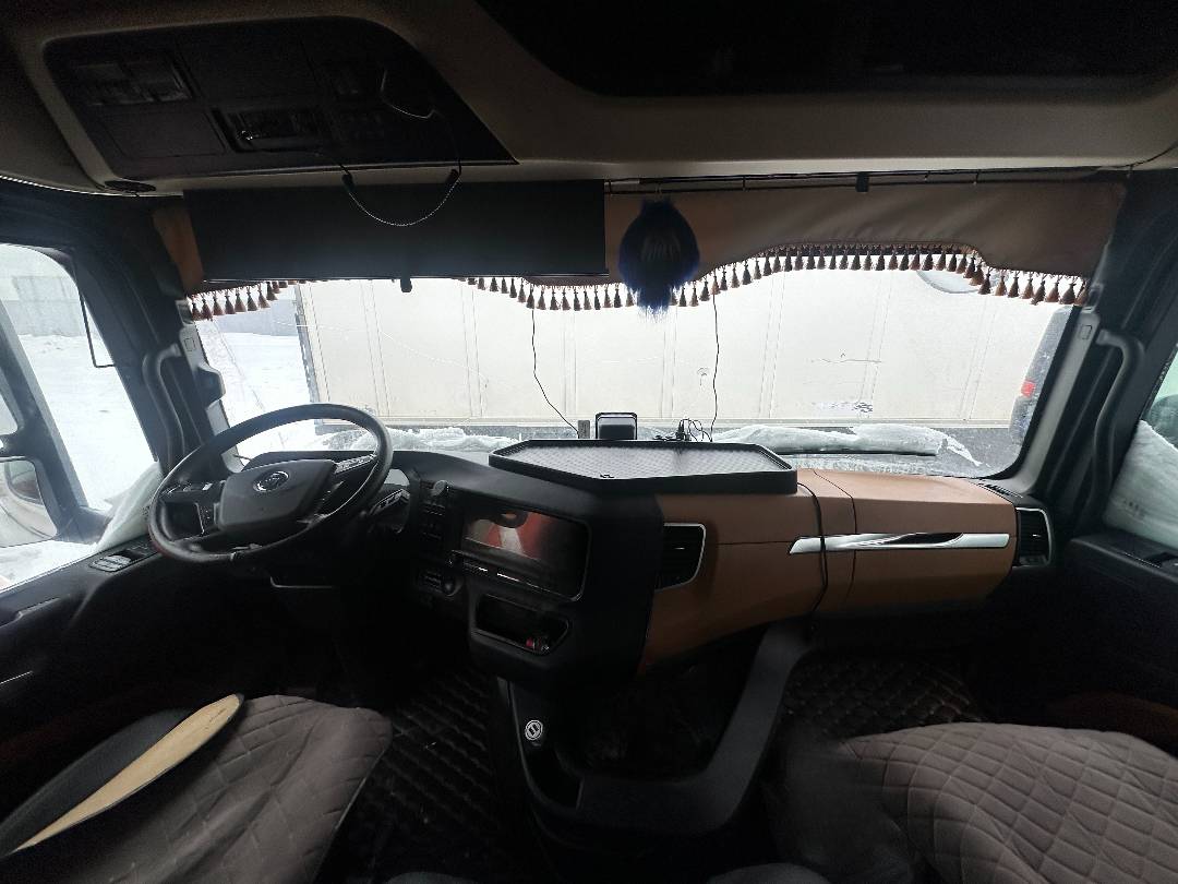 Shacman SX4188YY381,  311 596 км, 2023 года в лизинг