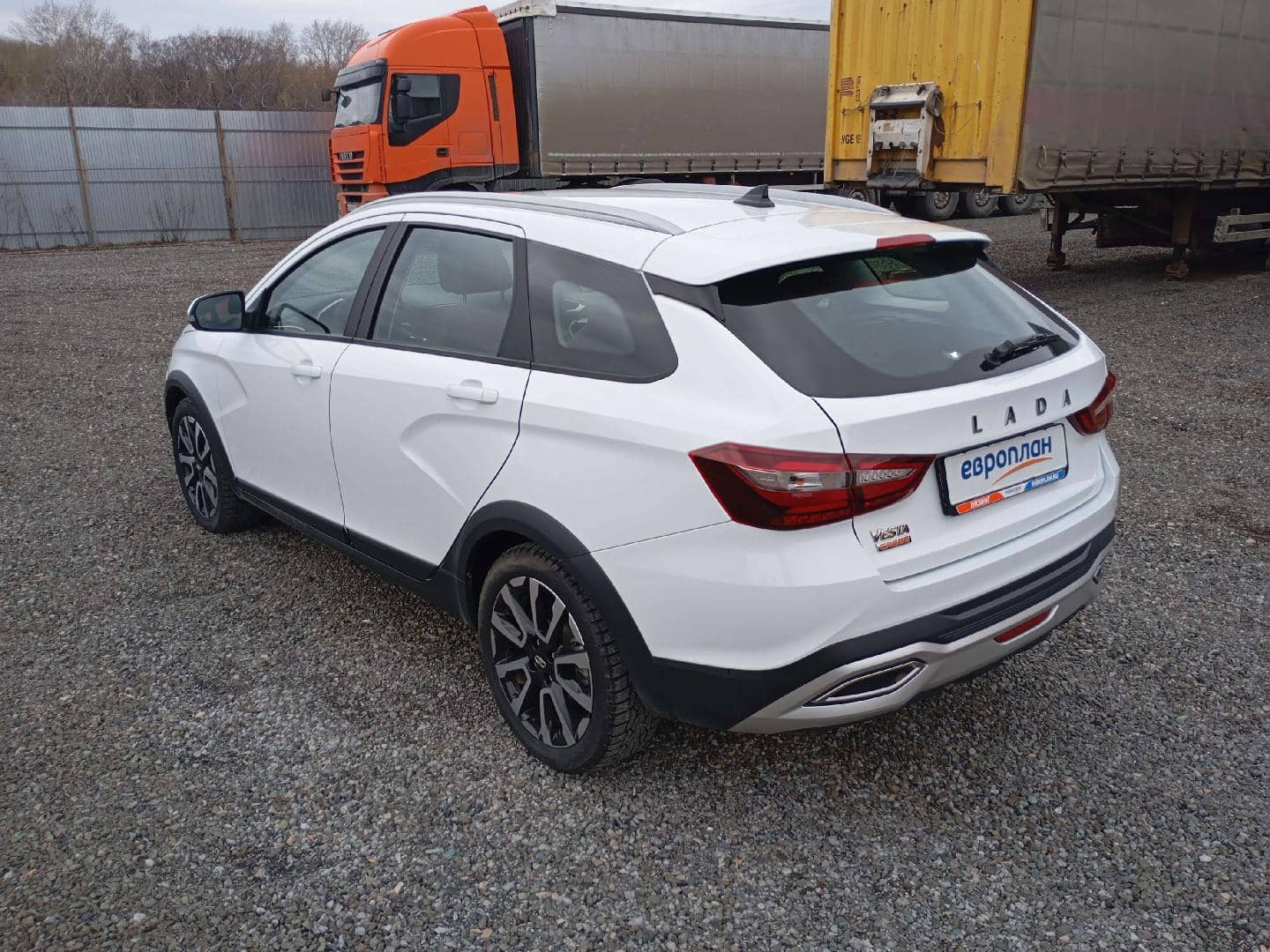 Lada Vesta универсал Кросс,  40 476 км, 2024 года в лизинг