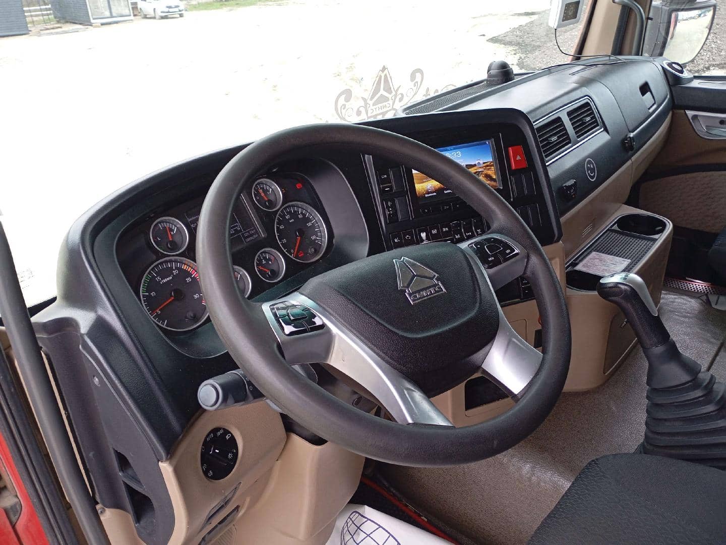 HOWO Sitrak C7H 8x4,  308 062 км, 2022 года в лизинг