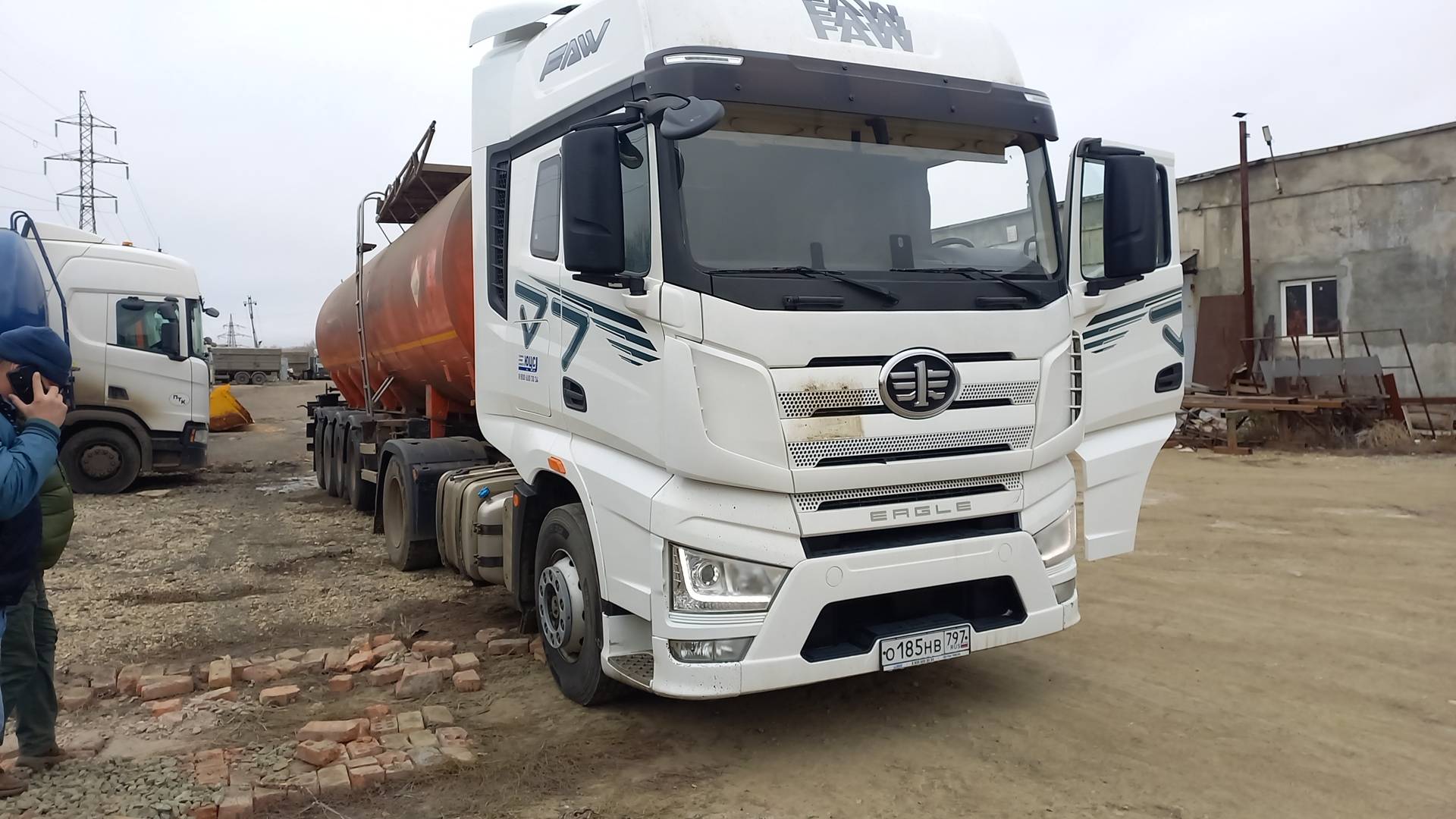 FAW CA4180P77K25E5 4x2