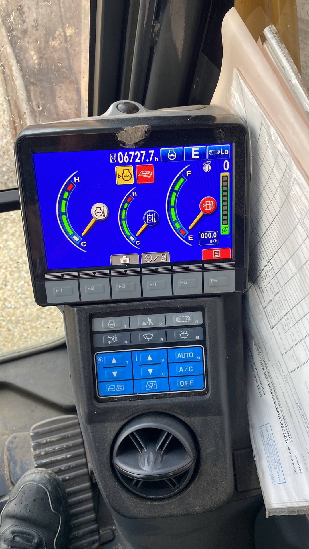 KOMATSU PC220-8MO, 2022 года в лизинг