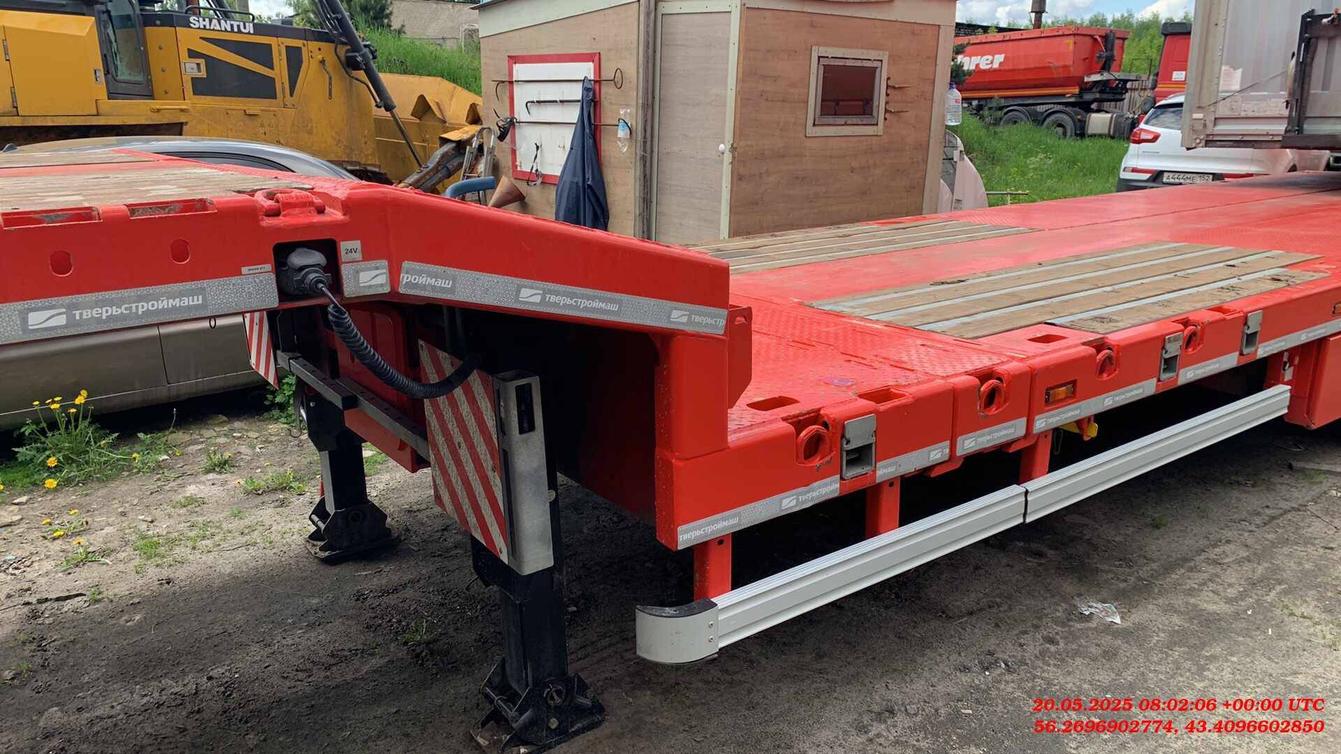 Тверьстроймаш Низкорамный полуприцеп 993941-AS46