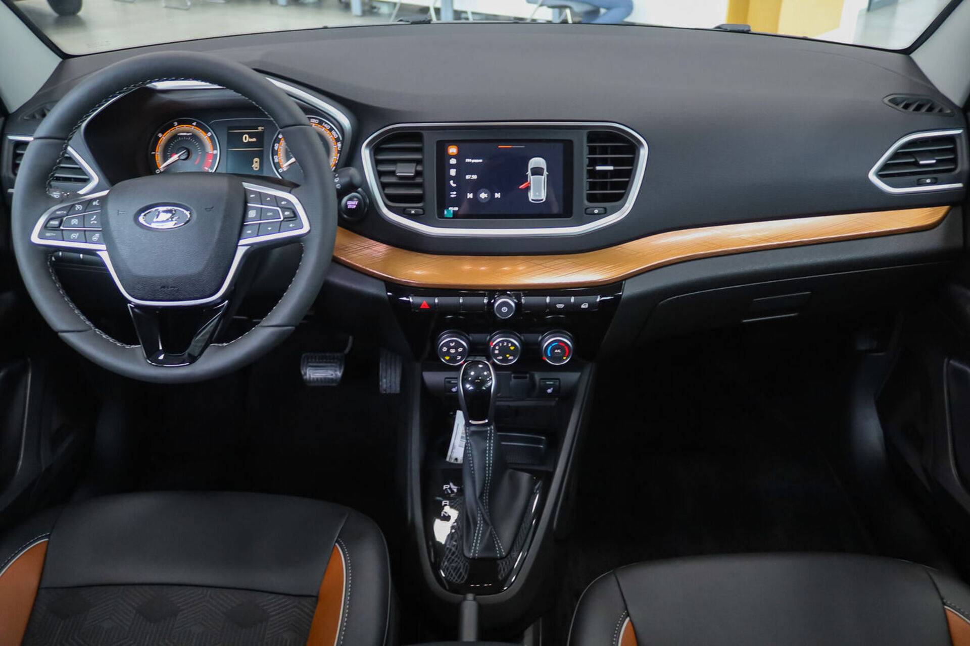Lada Vesta SW Cross Enjoy 24 1.8 122hp AT