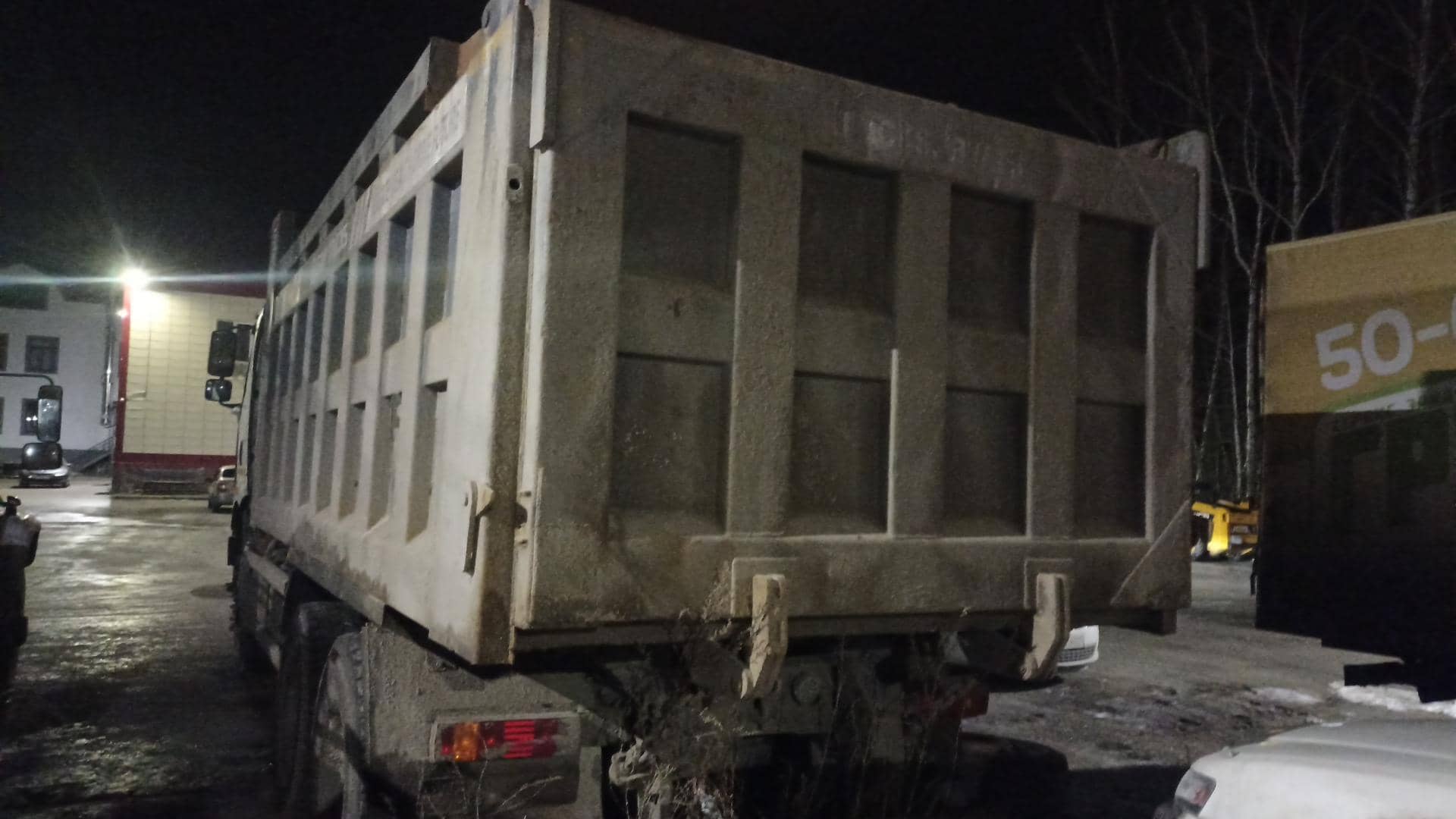 FAW CA3250P66K2T1E5 6х4,  180 763 км, 2022 года в лизинг