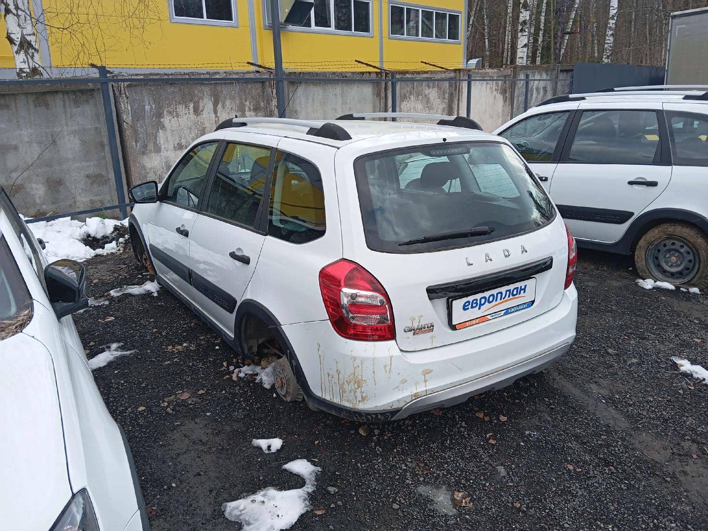 Lada Granta Кросс,  666 км, 2023 года в лизинг