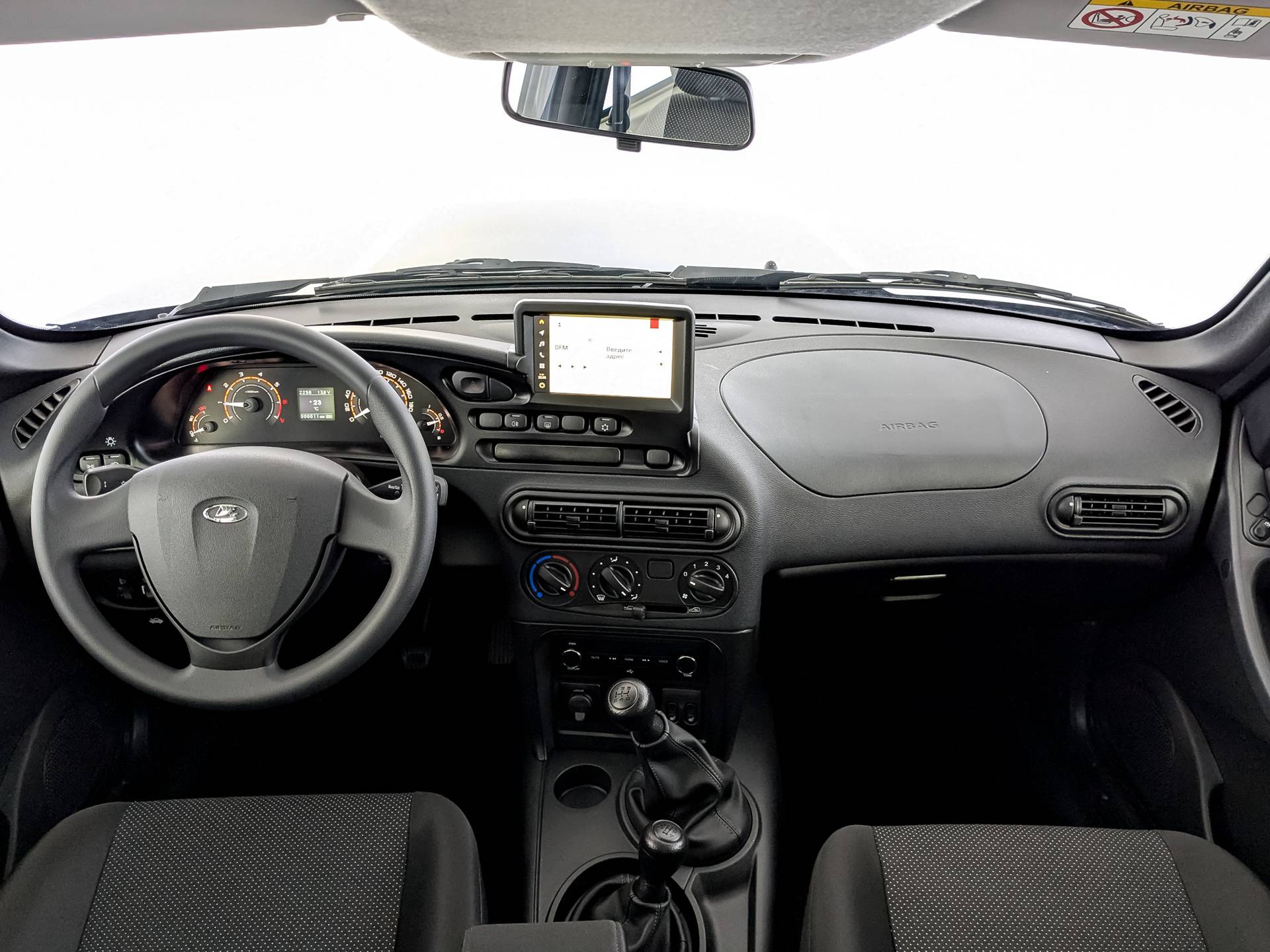 Lada Niva Travel Comfort 24 MMS 1.7 80hp 5MT