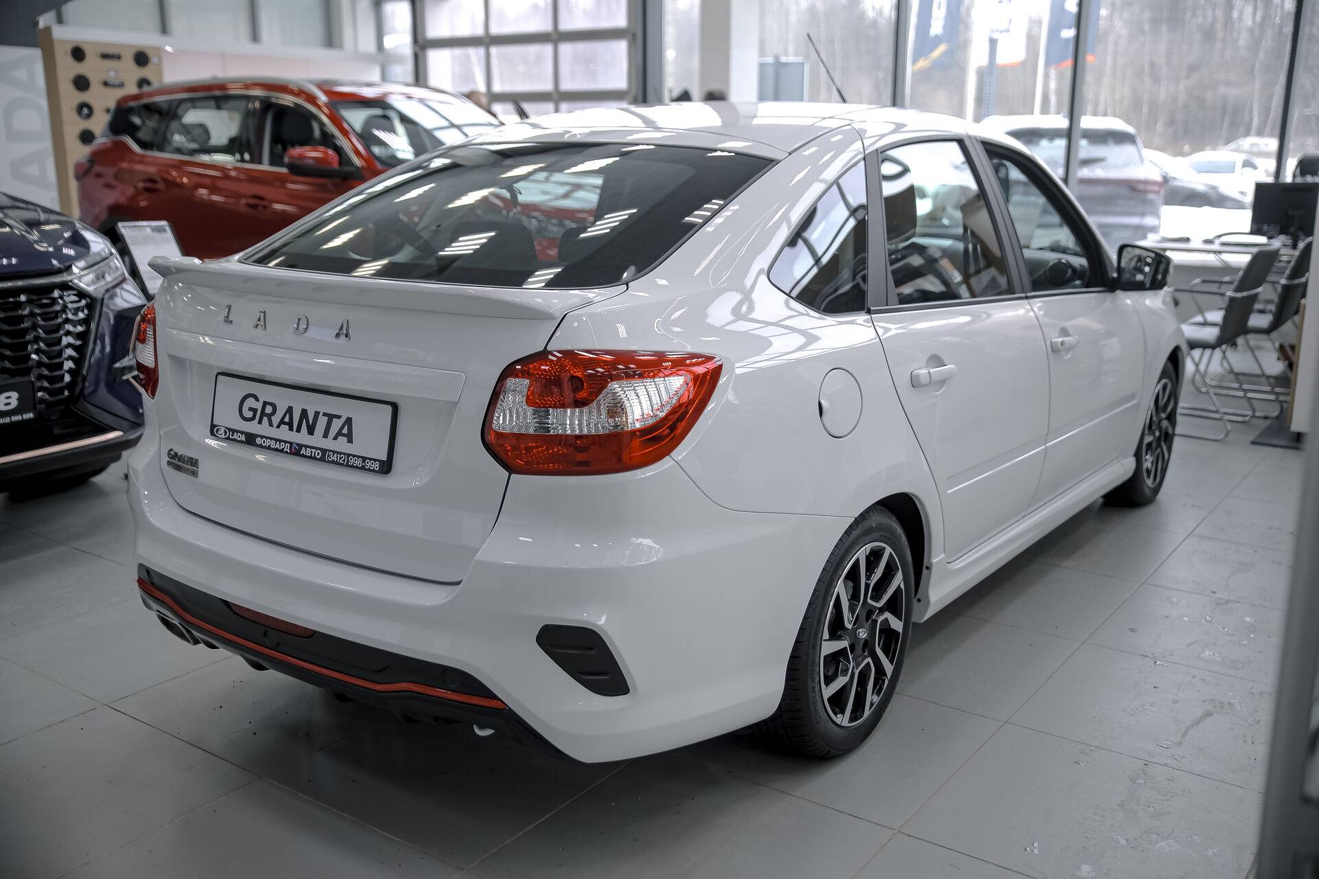 Lada Granta Sportline седан Comfort 24 1.6 106hp 5MT