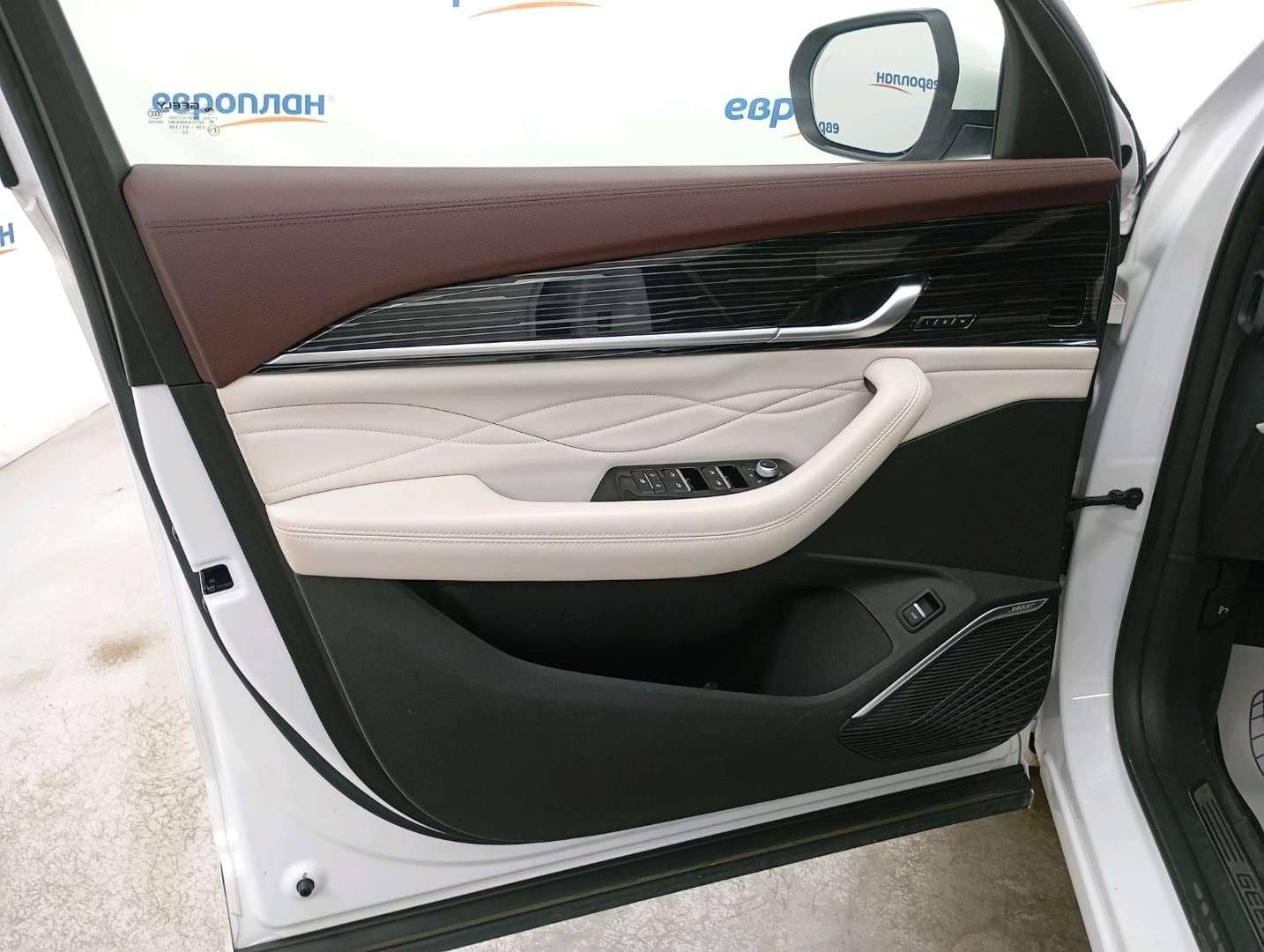 Geely Monjaro,  42 536 км, 2023 года в лизинг