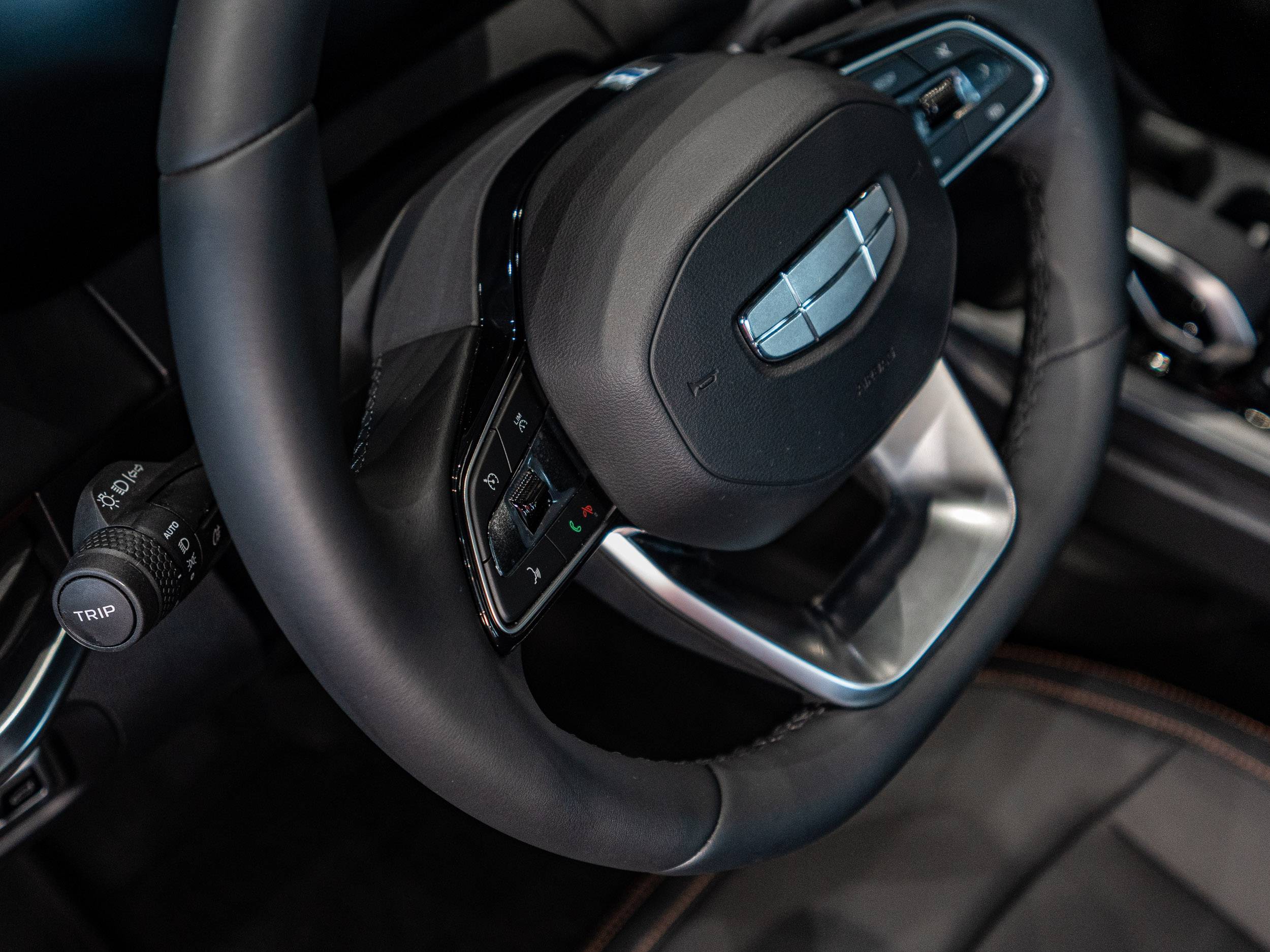 Geely Okavango Флагман 2.0Т АТ