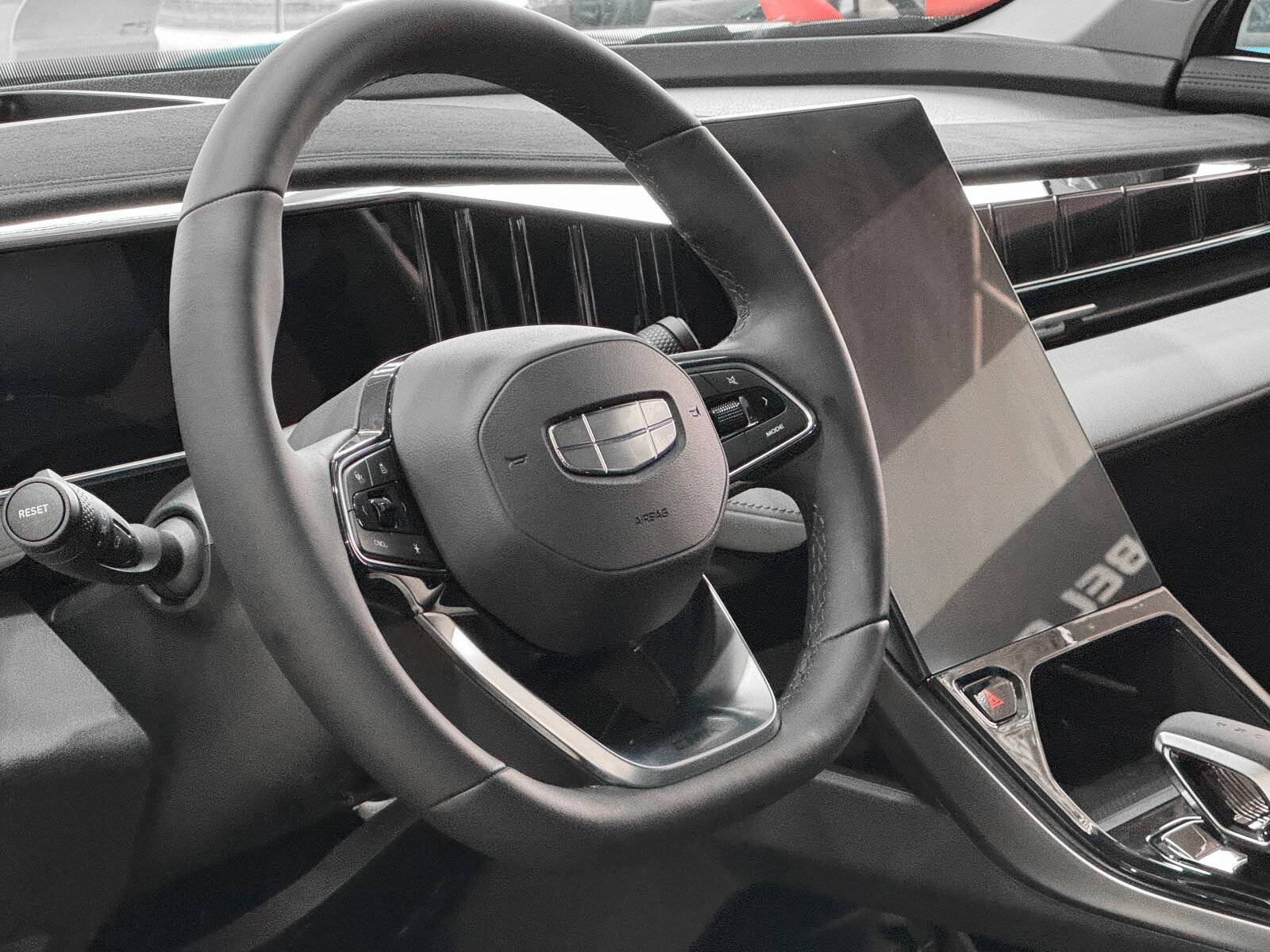 Geely Atlas Flagship 2.0T 8AT 4WD