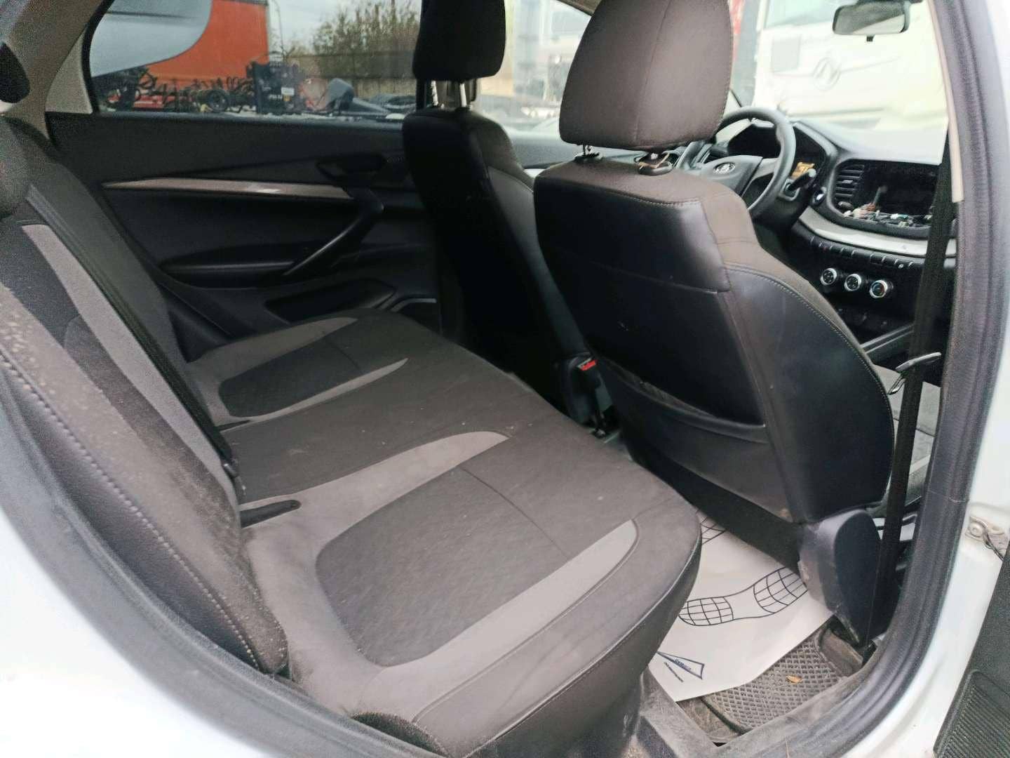 Lada Vesta седан,  115 808 км, 2023 года в лизинг