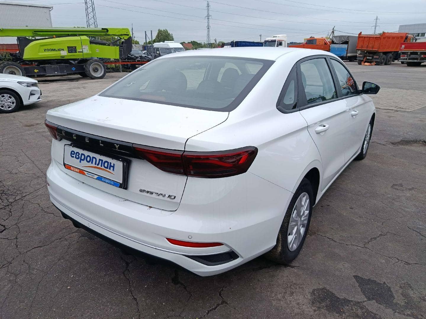 Geely Emgrand,  69 882 км, 2024 года в лизинг