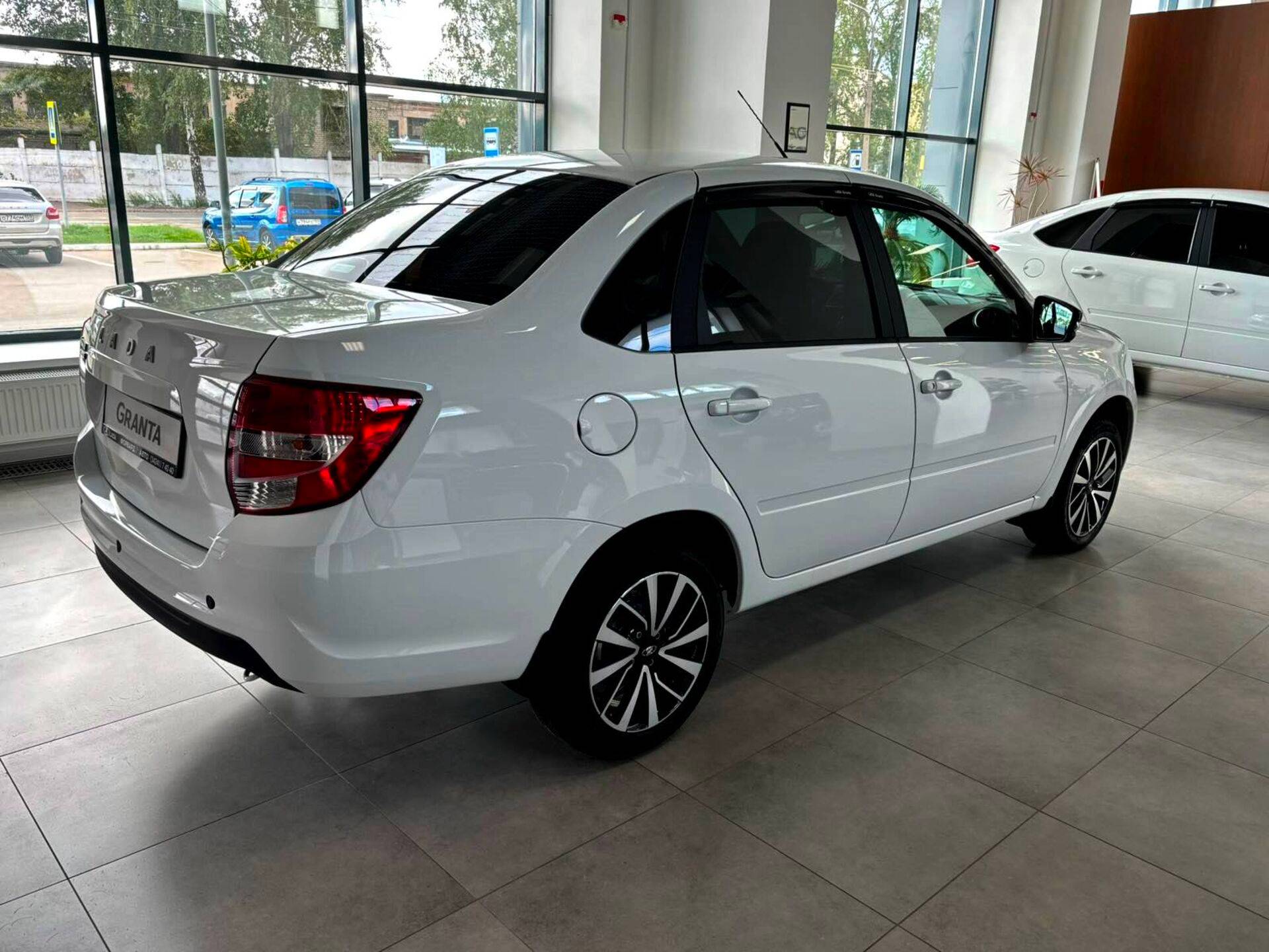 Lada Granta седан #CLUB 24 1.6 106hp 5MT