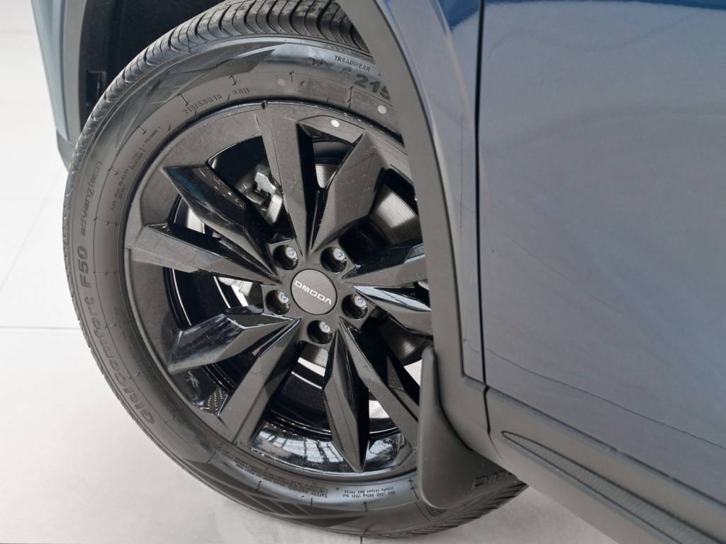 OMODA C5 1.5T CVT Ultimate BI FL   