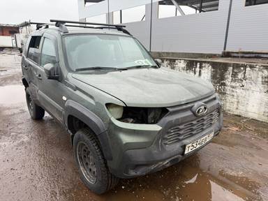 Lada Niva Travel