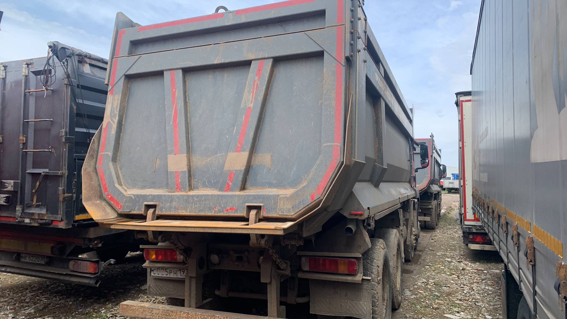 HOWO ZZ3317V386GE1 8х4,  225 630 км, 2022 года в лизинг