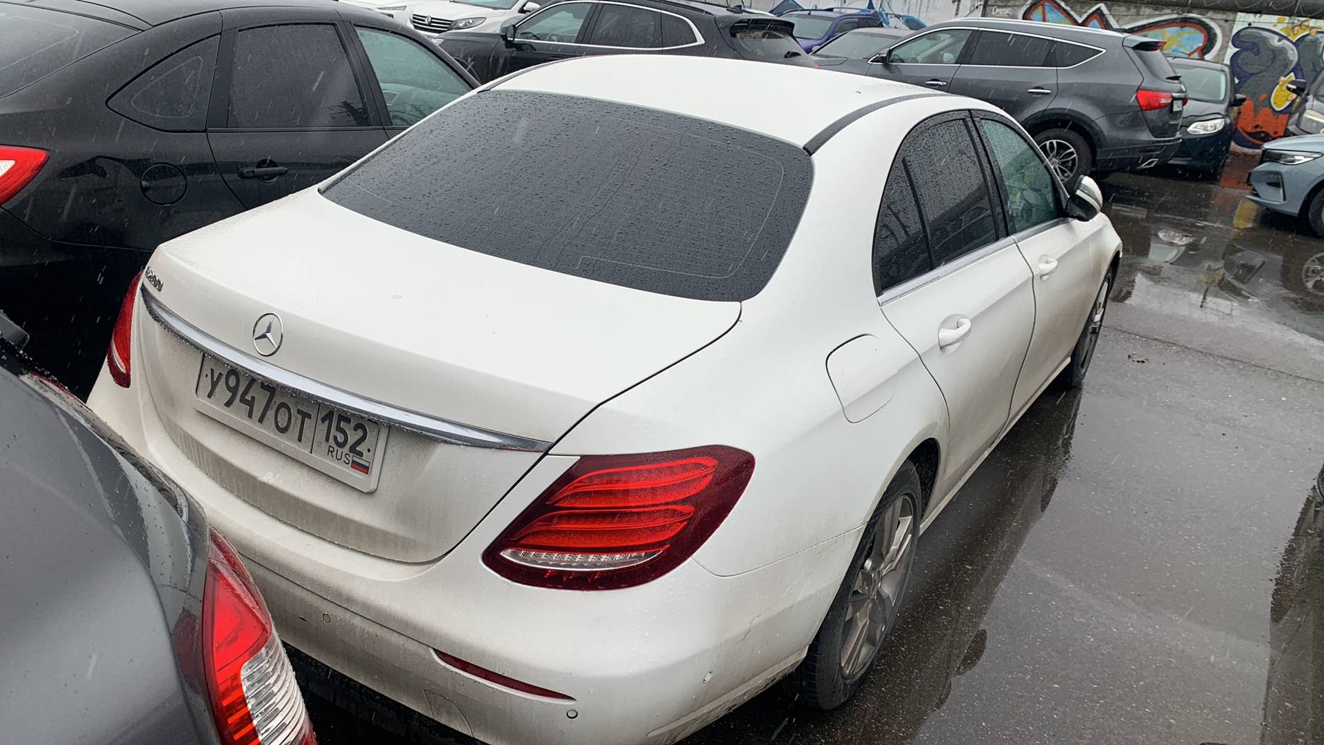 Mercedes-Benz E седан,  240 000 км, 2018 года в лизинг