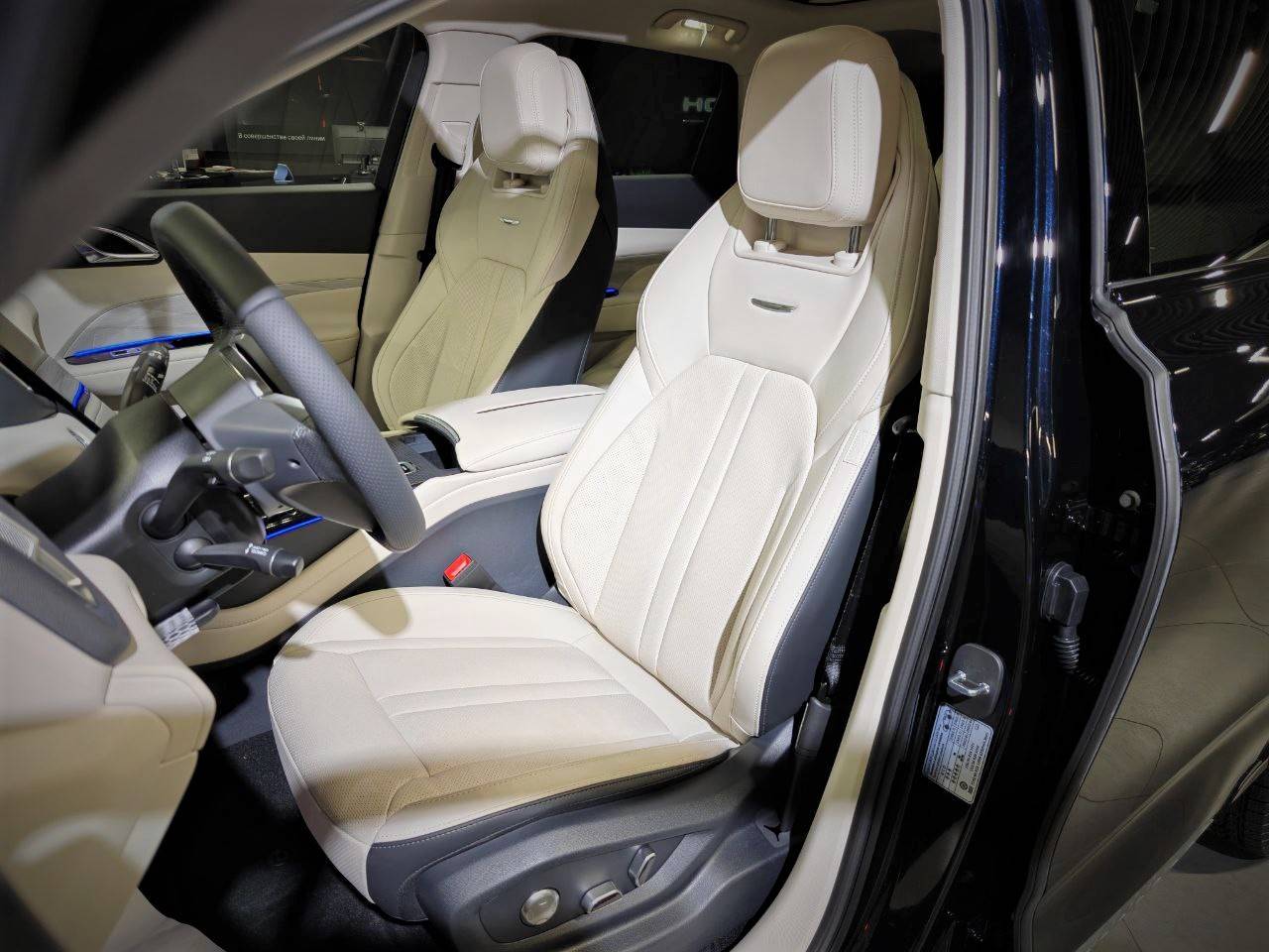 Hongqi HS3 Делюкс 2.0Т полный привод (Deluxe)