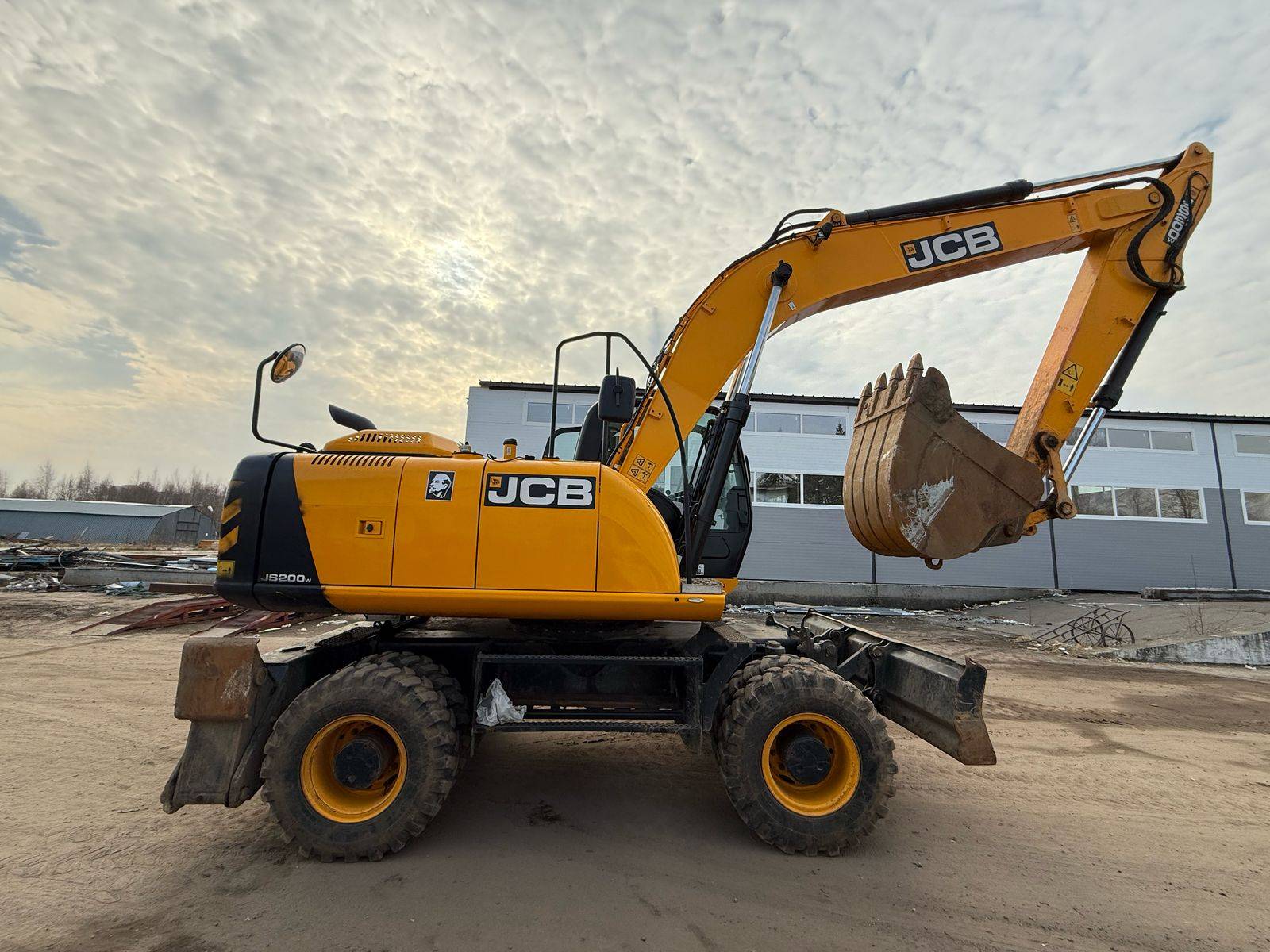 JCB JS200W Лот 000009107