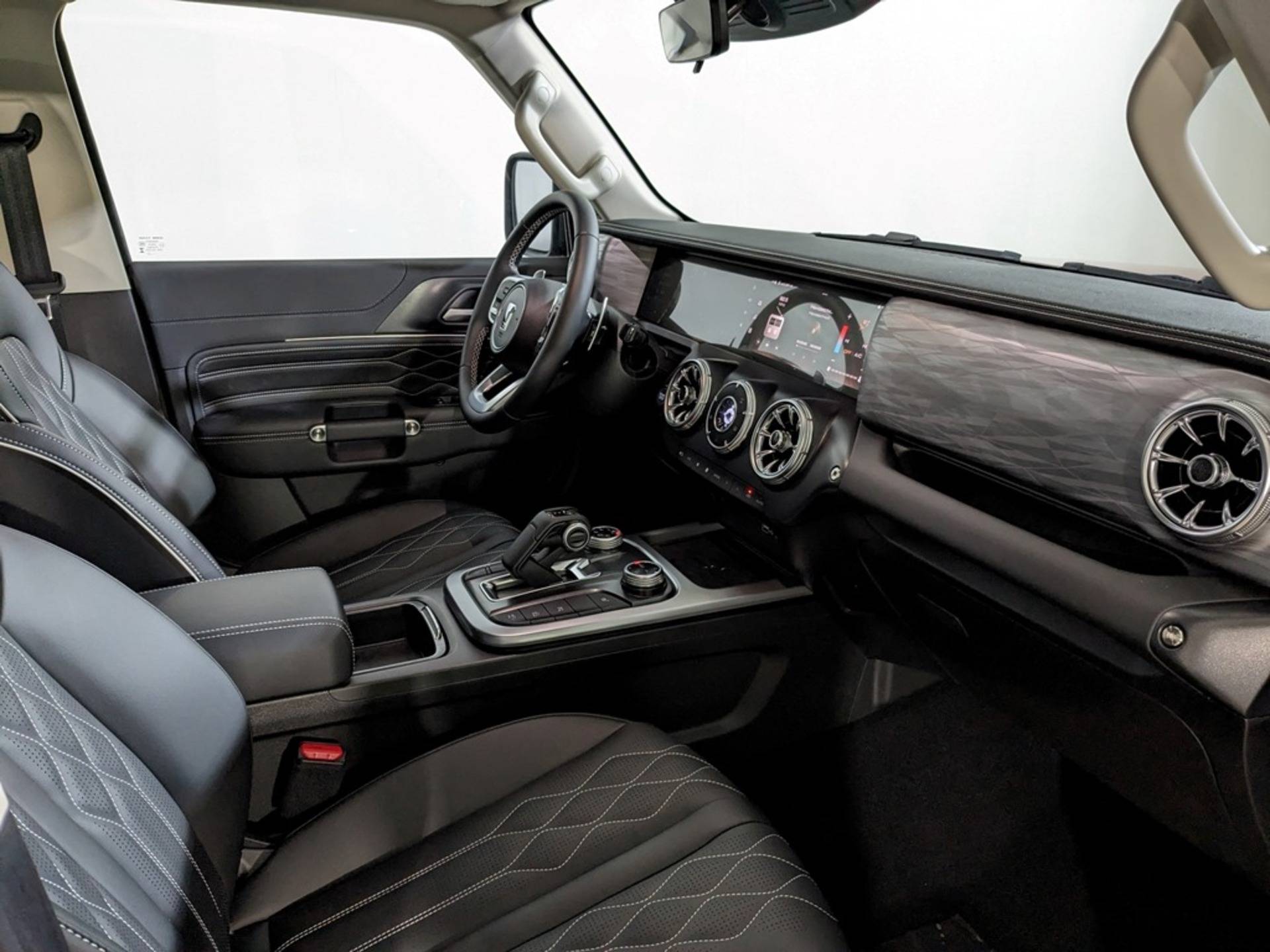 Tank 300 City Adventure 2.0 8AT 4WD