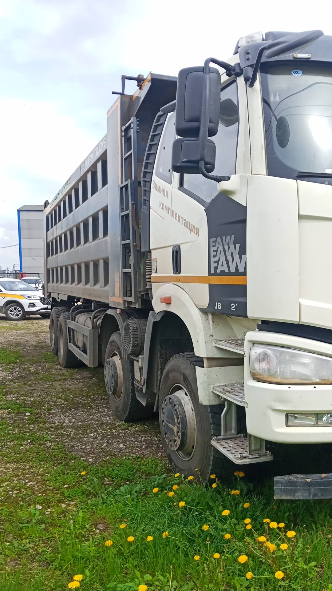 FAW CA3310P66K24T4E5 8х4,  131 832 км, 2023 года в лизинг