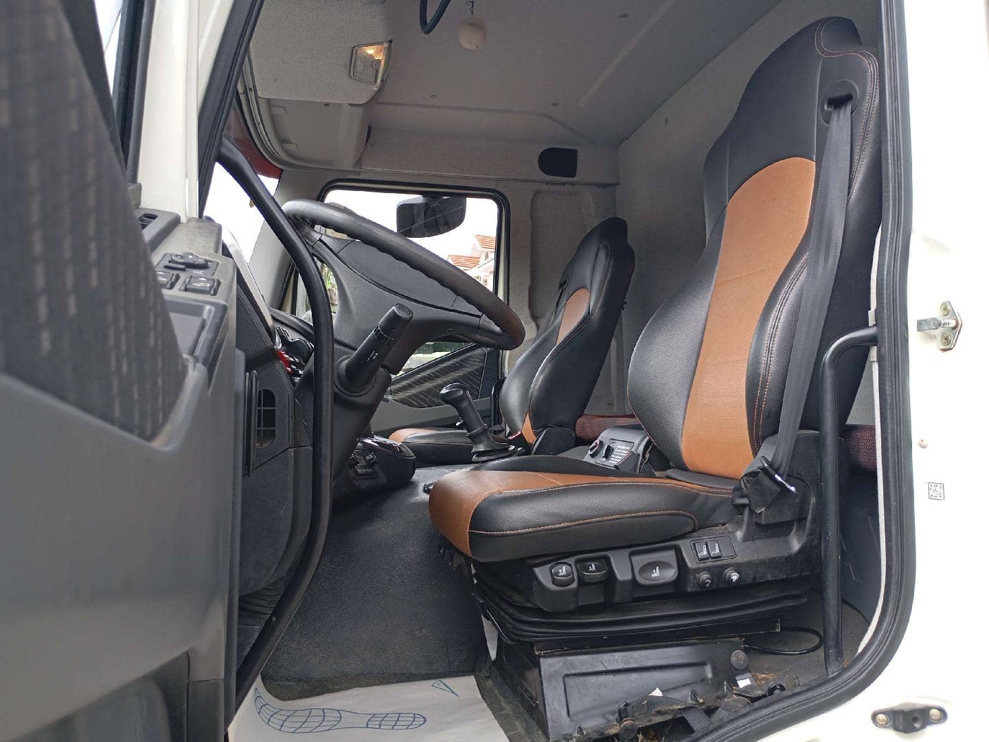 FAW CA3250P66K24L1TE5 6x6,  37 790 км, 2024 года в лизинг