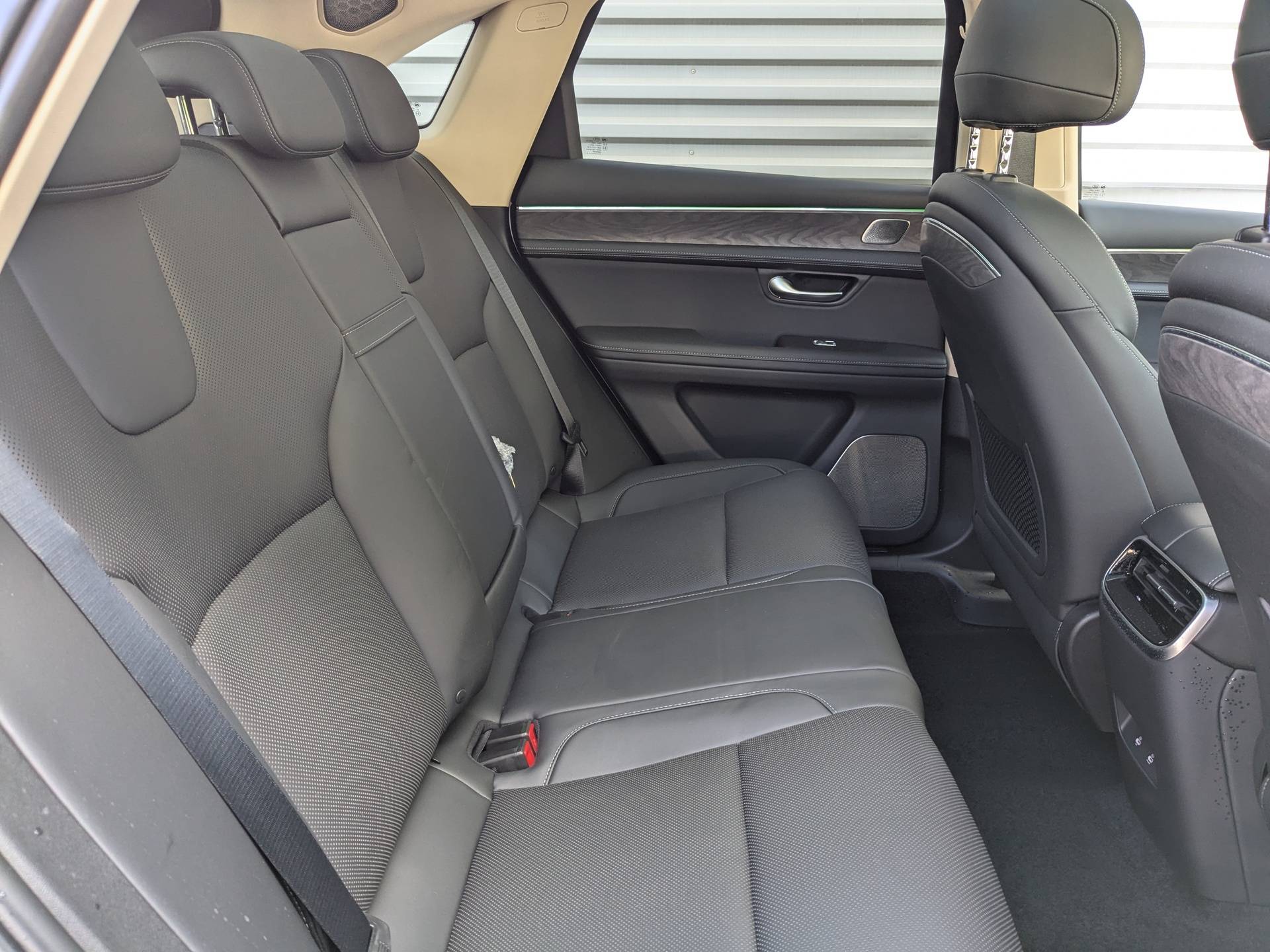 Seres M5 Premium 1.5hyb AT 4WD