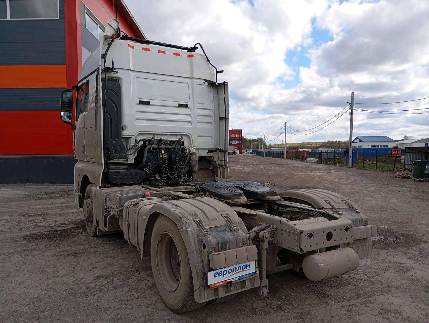 Sitrak C7H 4x2 ZZ4186V361HE,  304 216 км, 2022 года в лизинг