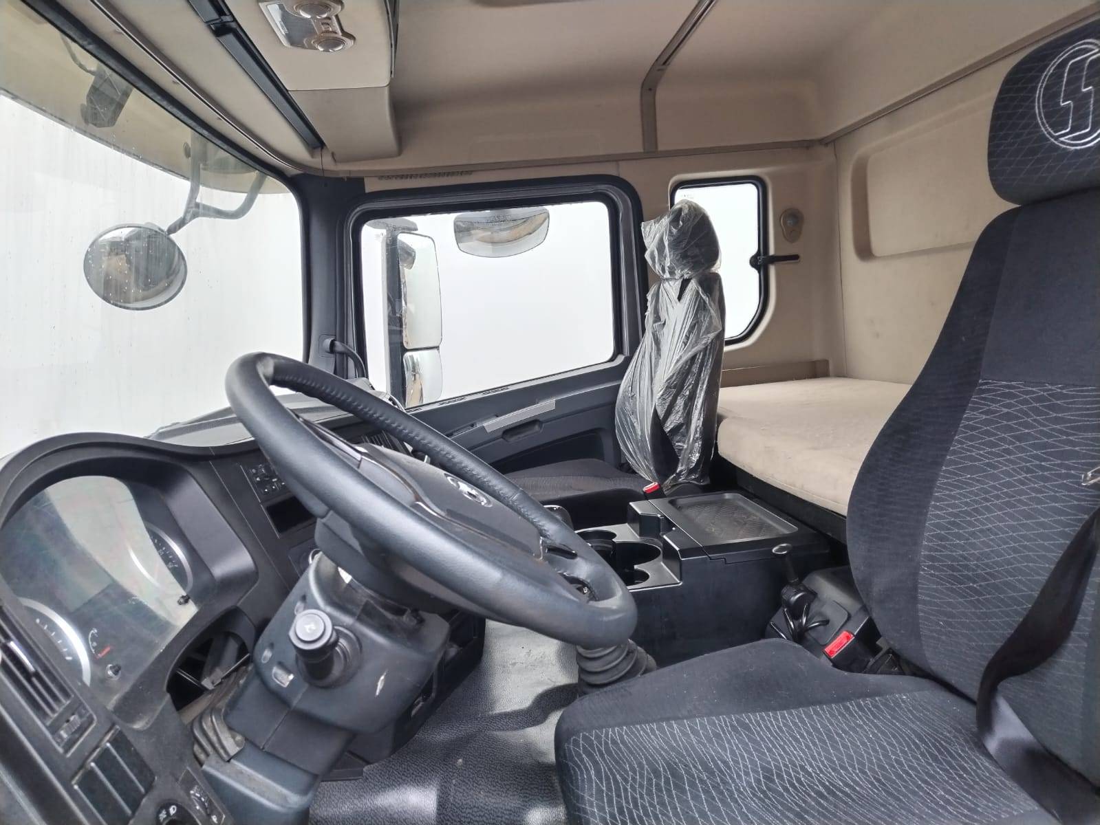 Shacman SX5318GJB6T326  Лот 000007844