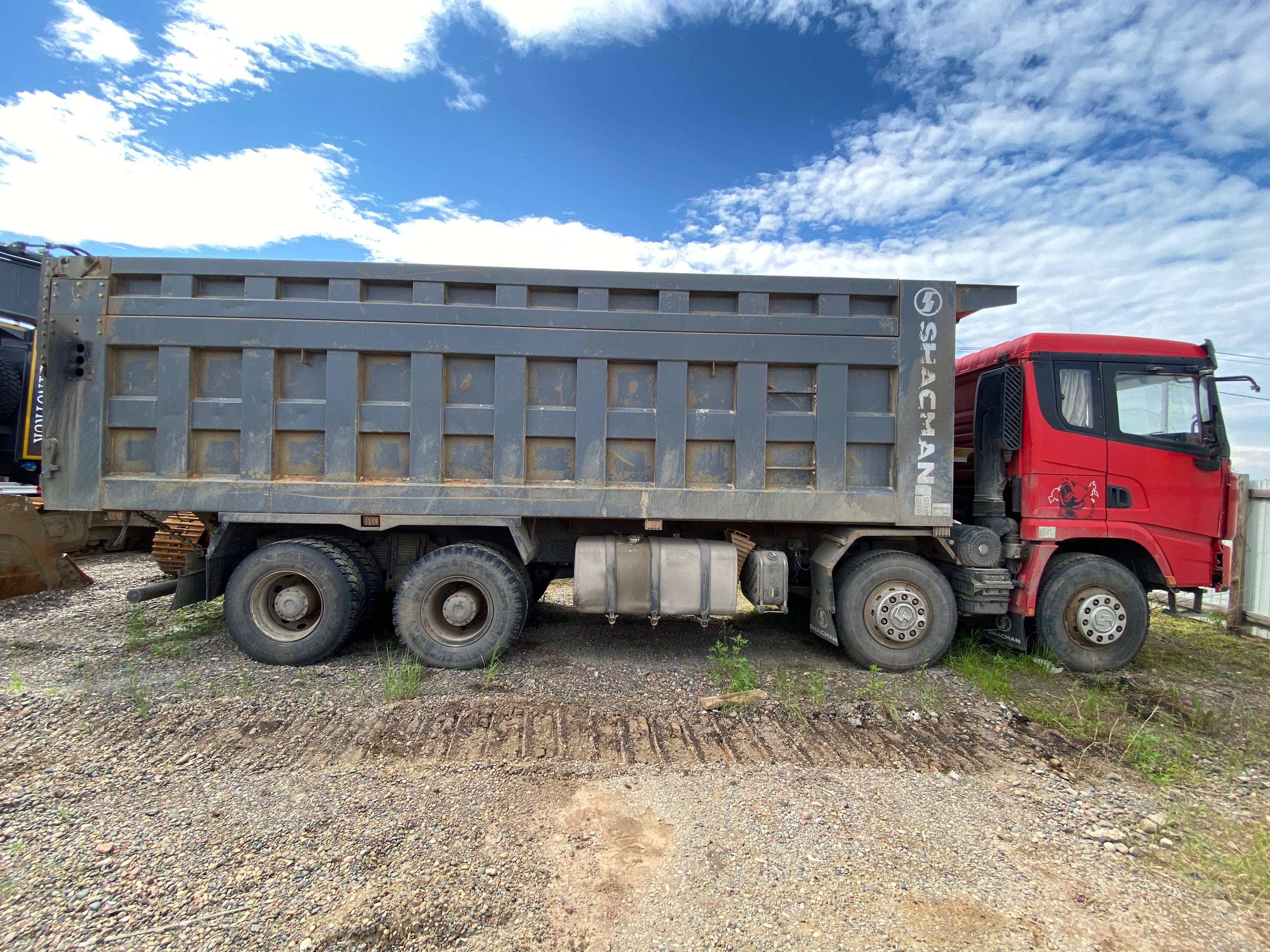 Shacman SX33186V366,  122 105 км, 2022 года в лизинг