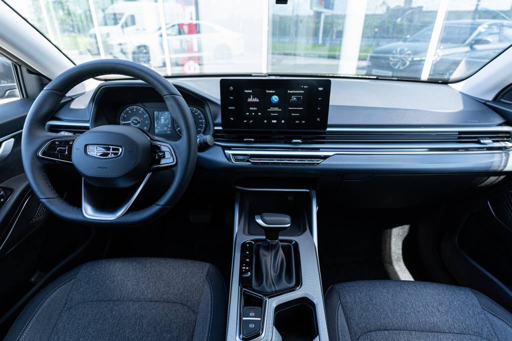 Geely Emgrand Luxury 1.5 AT