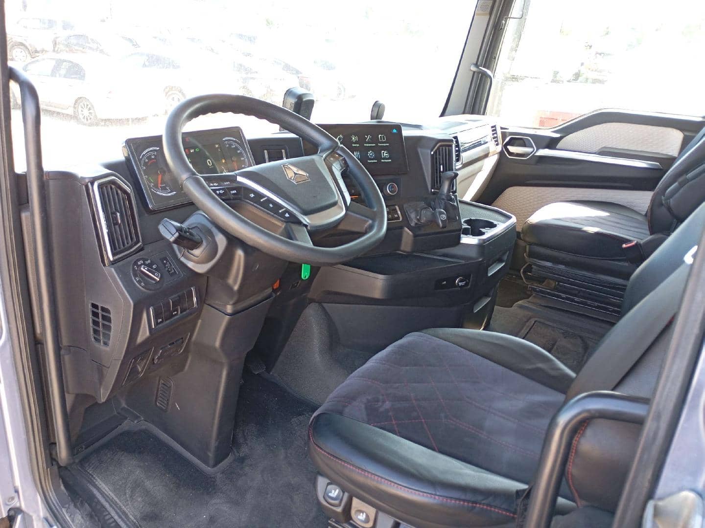 Sitrak С7Н MAX 6×4 ZZ4256V364HE,  165 706 км, 2023 года в лизинг