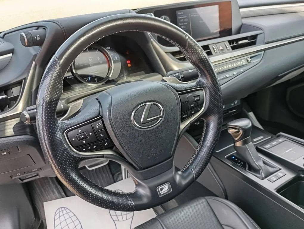 Lexus ES 250,  84 734 км, 2021 года в лизинг