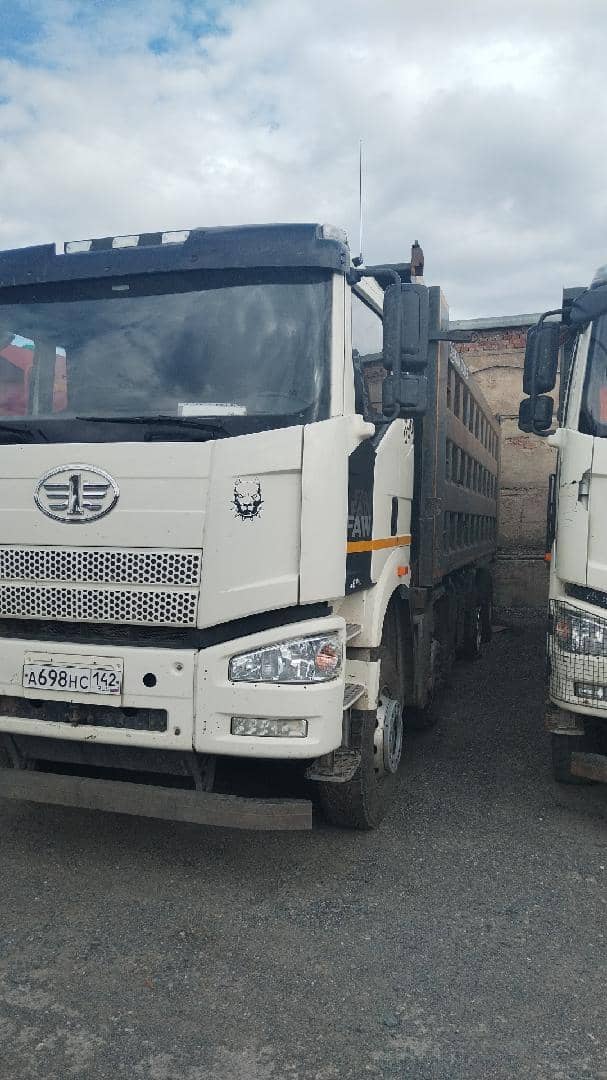 FAW CA3310P66K24T4E5 8х4,  137 976 км, 2023 года в лизинг