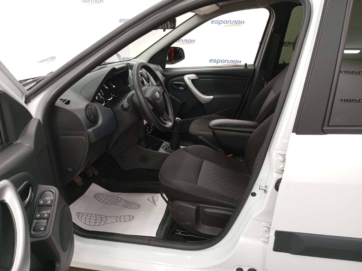 Lada Largus универсал,  17 423 км, 2025 года в лизинг