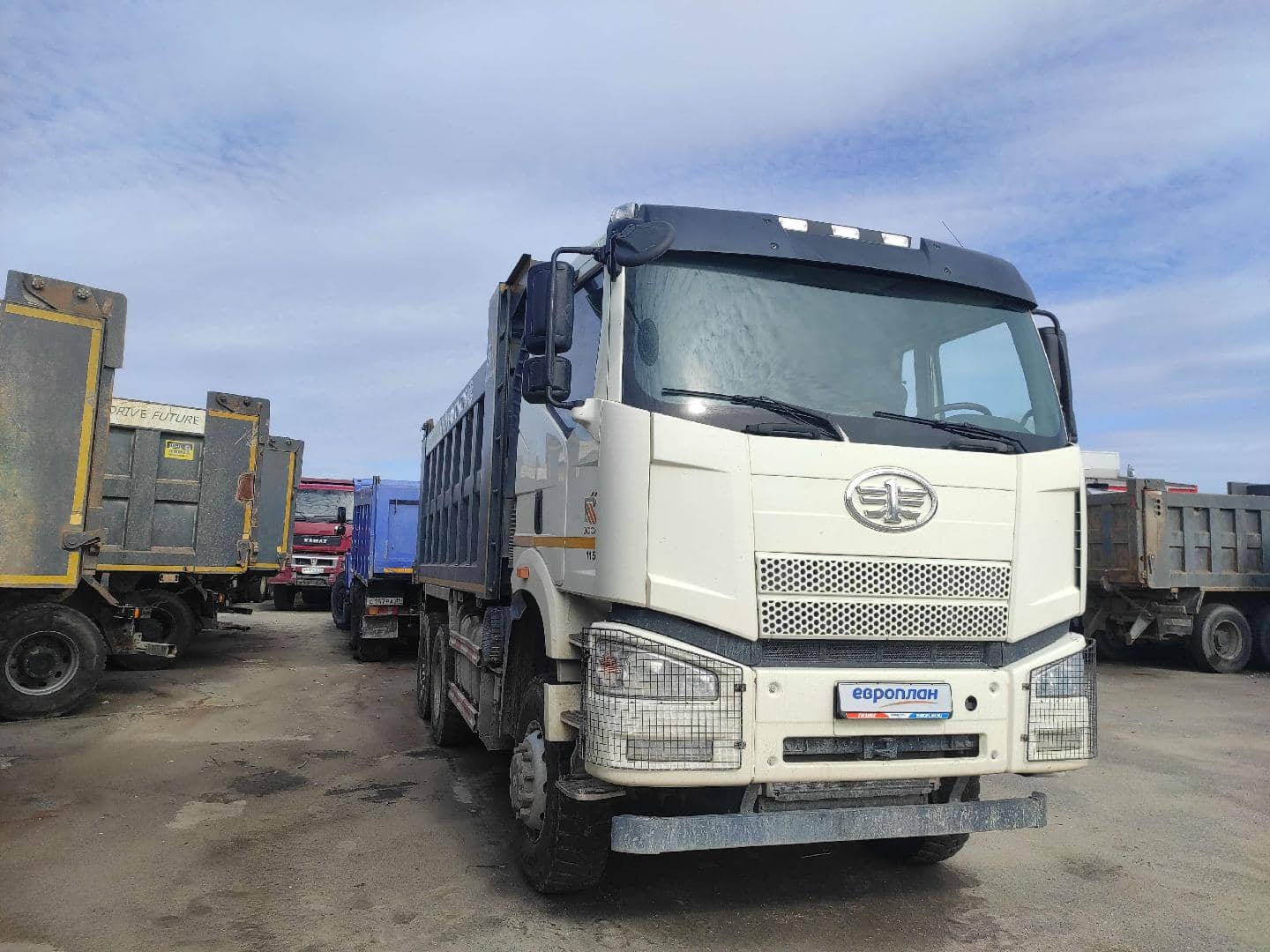 FAW CA3250P66K24L1TE5 6x6,  133 063 км, 2023 года в лизинг