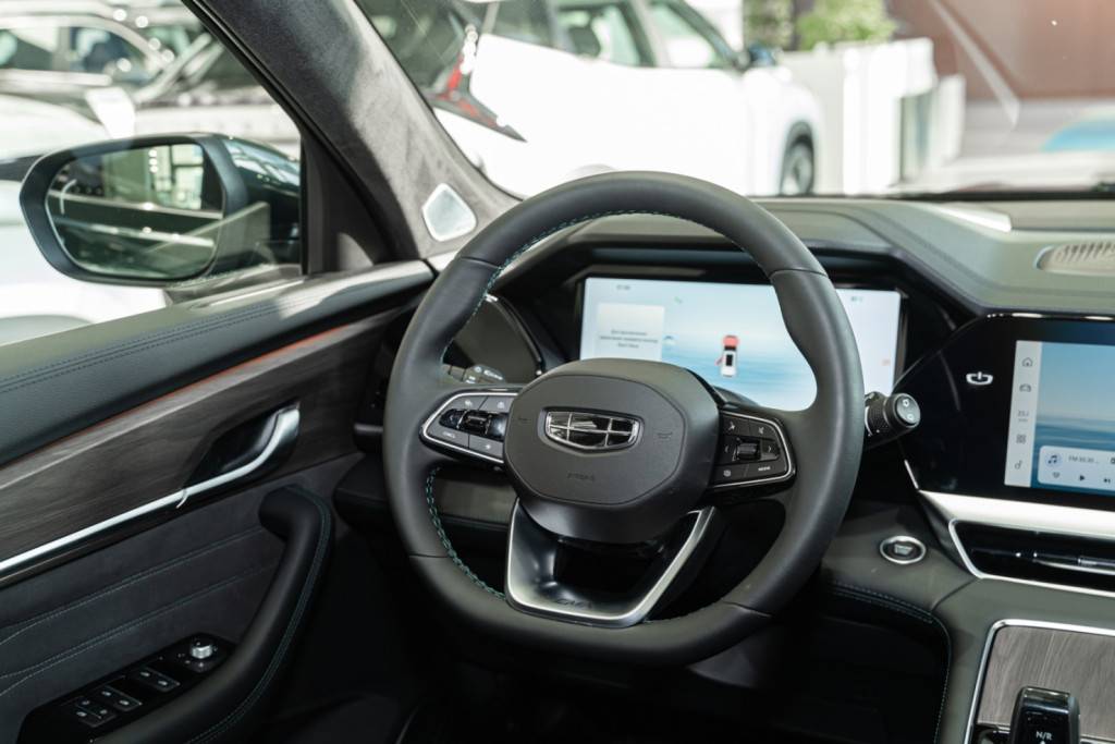 Geely Monjaro Флагман 2.0Т 238 л.с. АТ полный привод