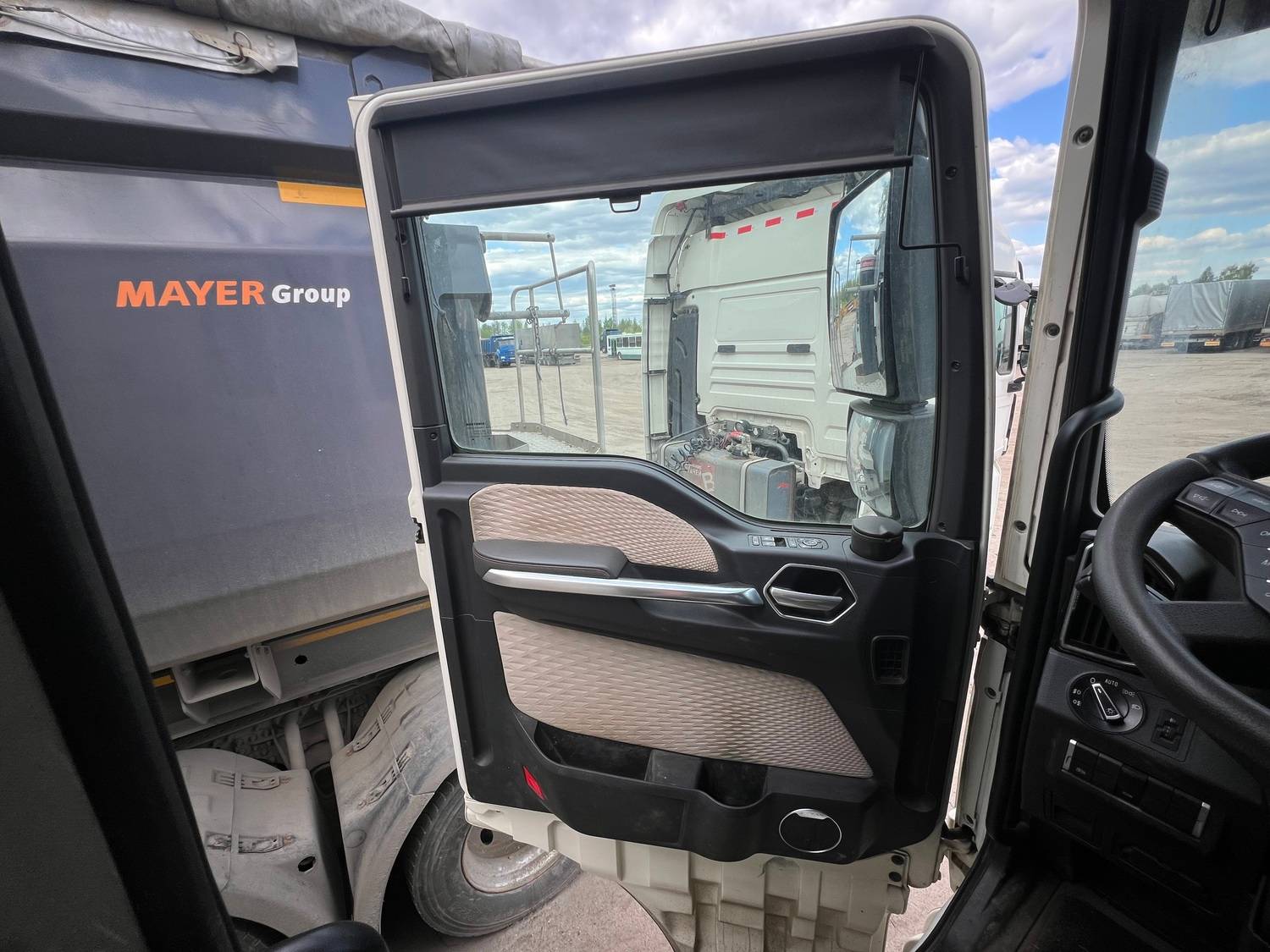 Sitrak ZZ4186V391HE Лот 000007541