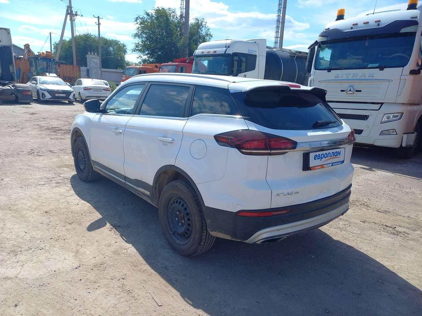 Geely Atlas Pro,  140 142 км, 2024 года в лизинг