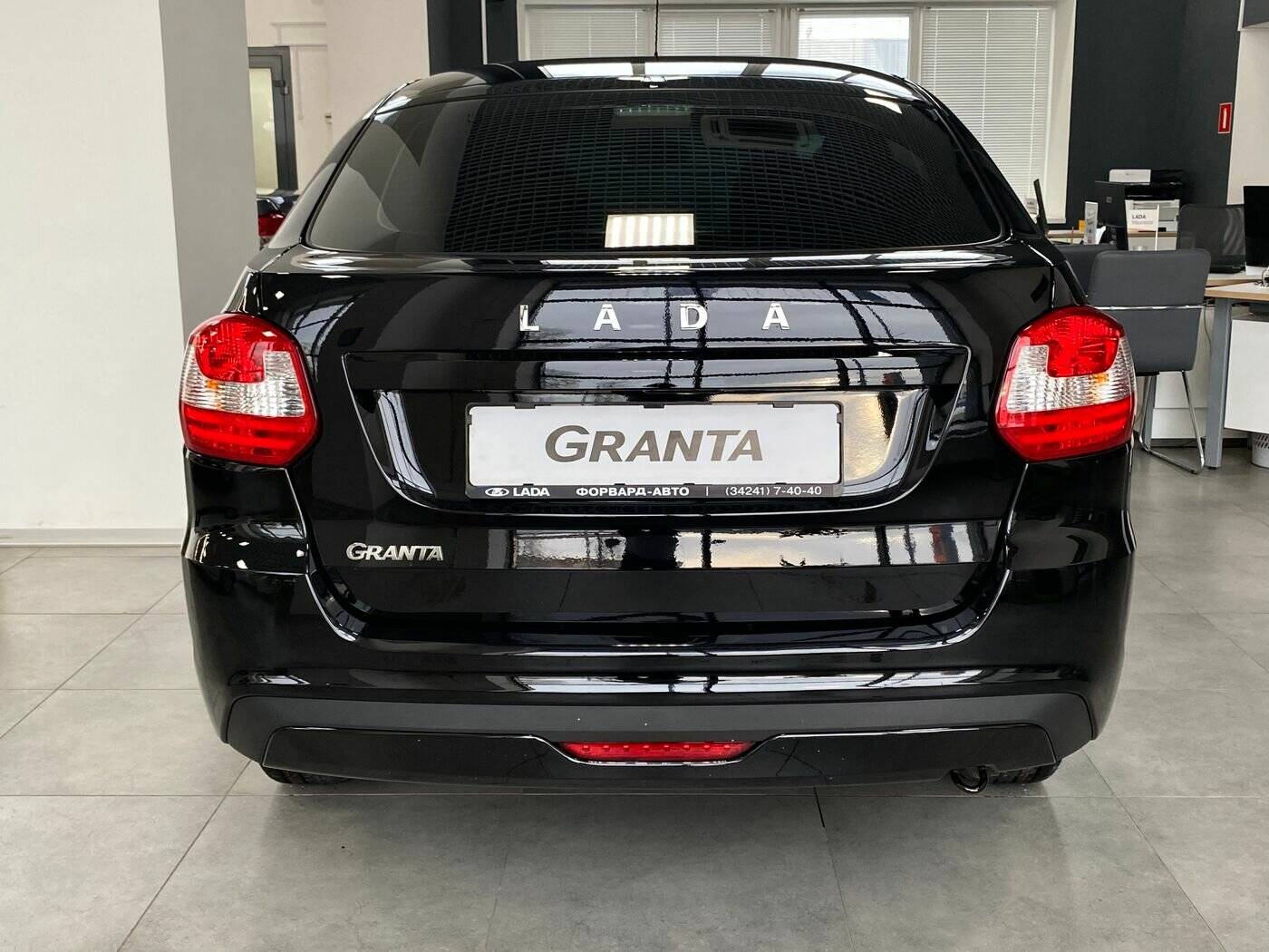 Lada Granta седан Classic 24 Кондиционер 1.6 90hp 5MT