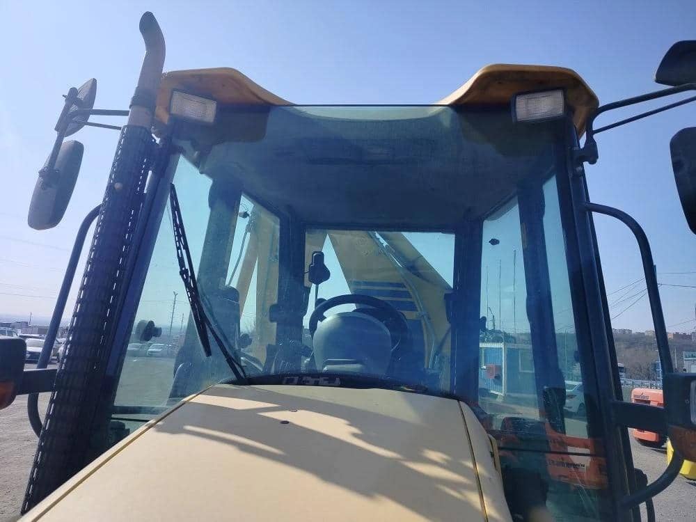 KOMATSU WB93R-5EO,  9 118 км, 2020 года в лизинг
