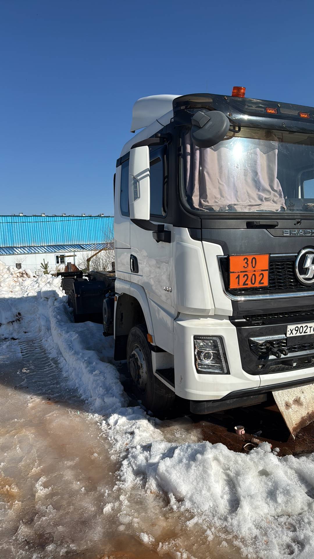 Shacman SX42586V385,  268 615 км, 2023 года